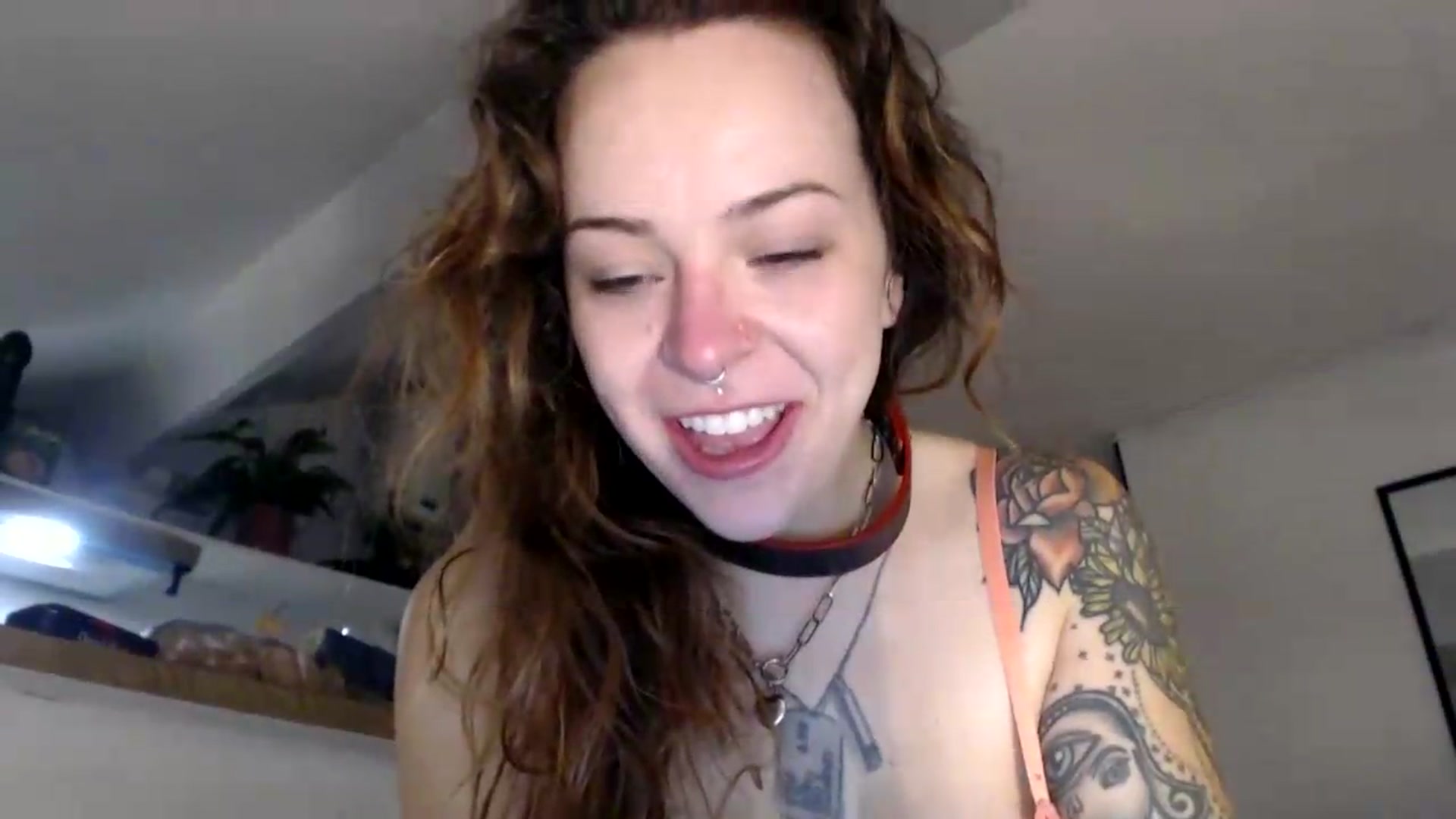 Gallery image thumbnail from Vixeyyy's myfreecams stream on, 08/04/2026, 23:20 image 10 of 20