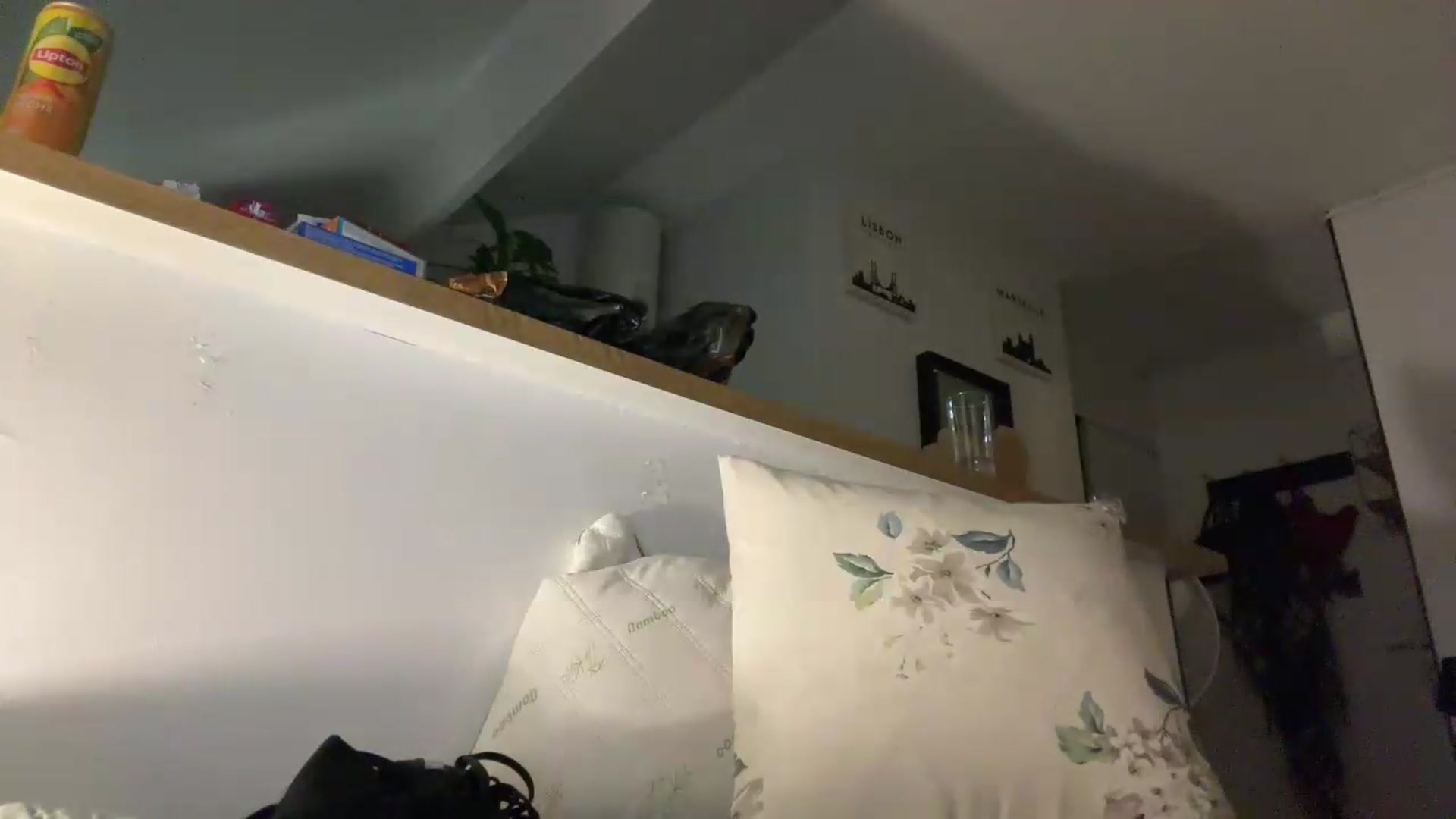 Gallery image thumbnail from Vixeyyy's myfreecams stream on, 08/24/2026, 21:42 image 15 of 20