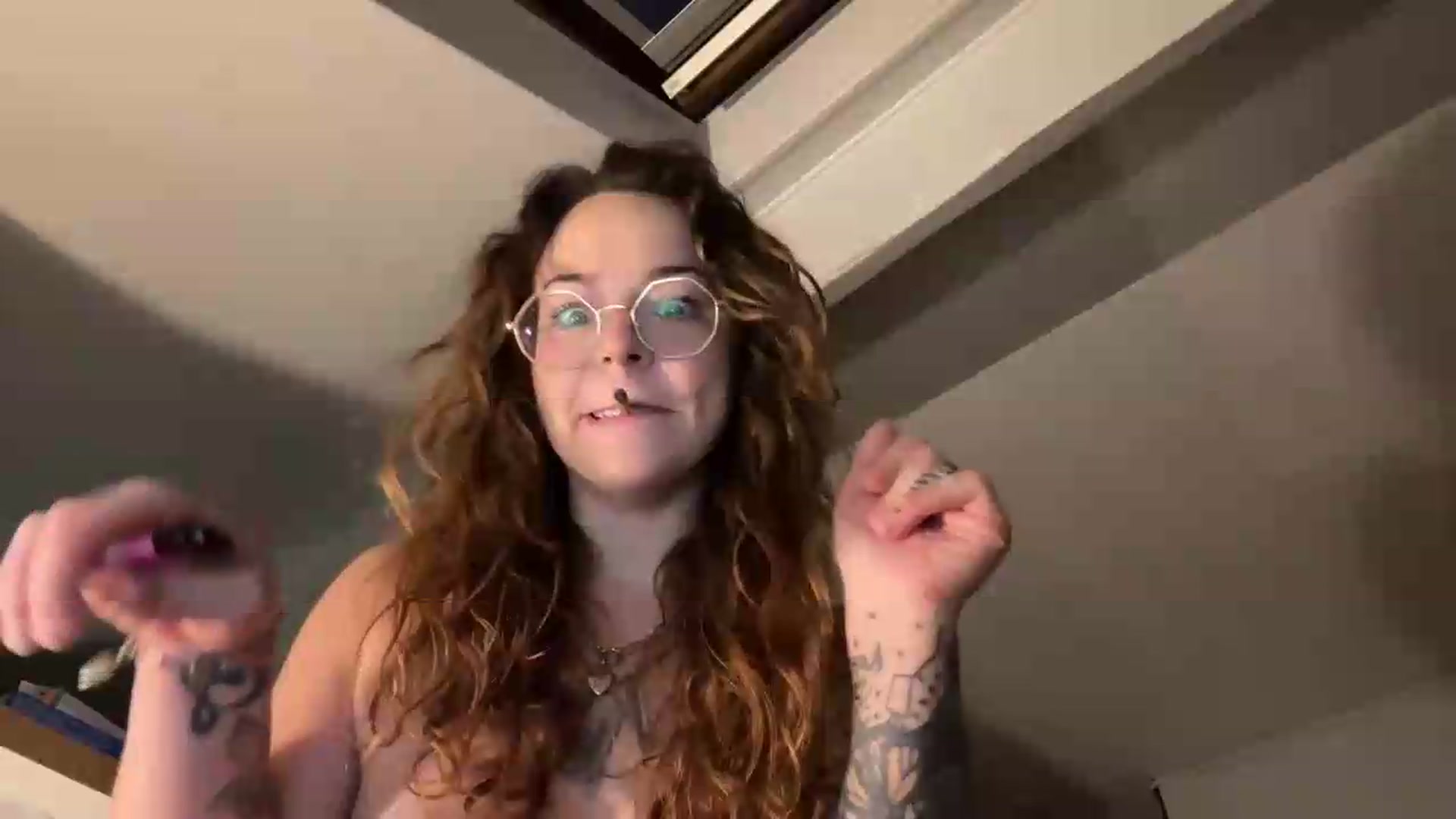 Gallery image thumbnail from Vixeyyy's myfreecams stream on, 08/24/2026, 22:32 image 8 of 20