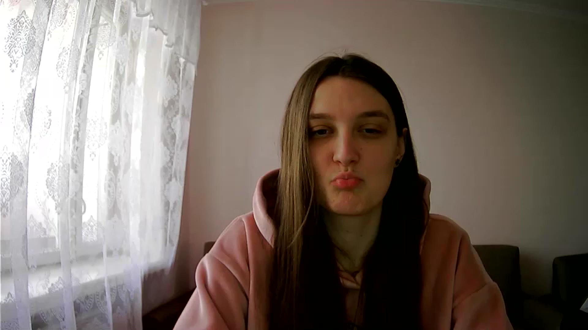 Gallery image thumbnail from Vl_Roze's myfreecams stream on, 03/19/2023, 11:43 image 14 of 20
