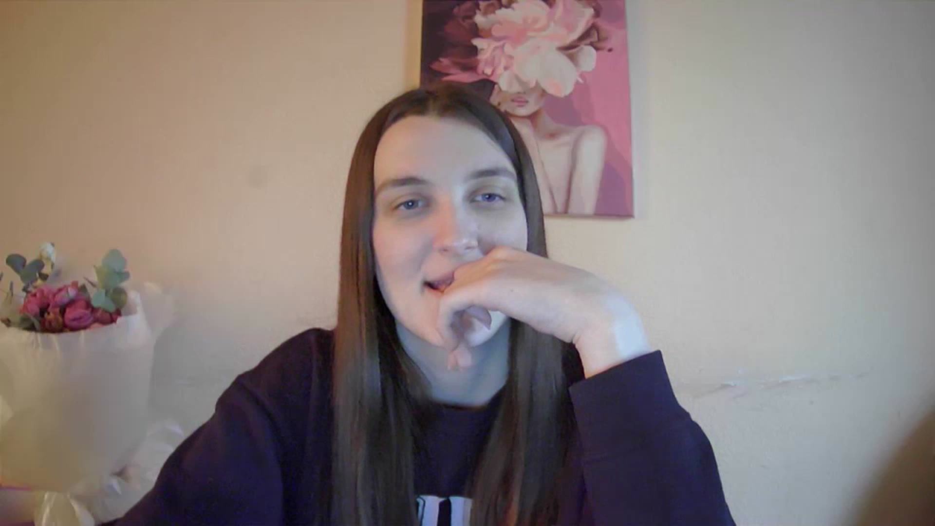 Gallery image thumbnail from Vl_Roze's myfreecams stream on, 04/18/2023, 16:49 image 9 of 20
