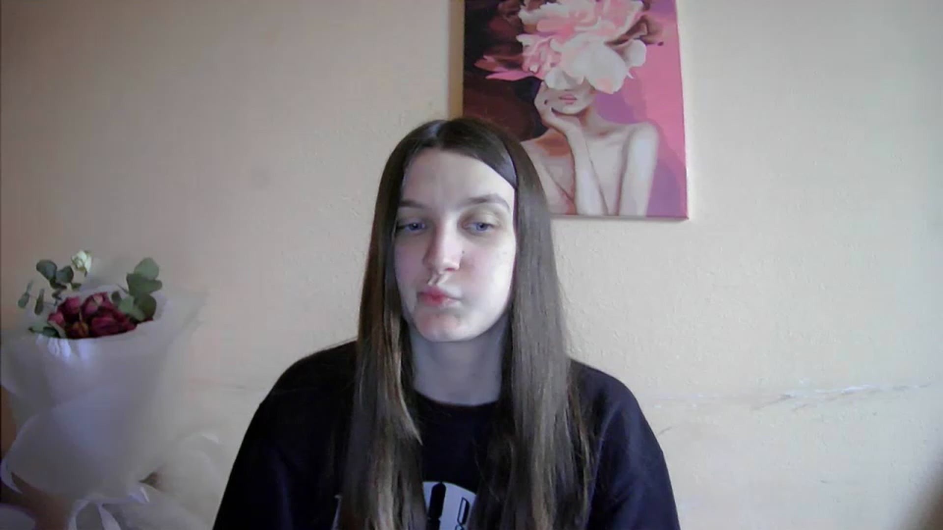 Gallery image thumbnail from Vl_Roze's myfreecams stream on, 04/20/2023, 09:25 image 10 of 20