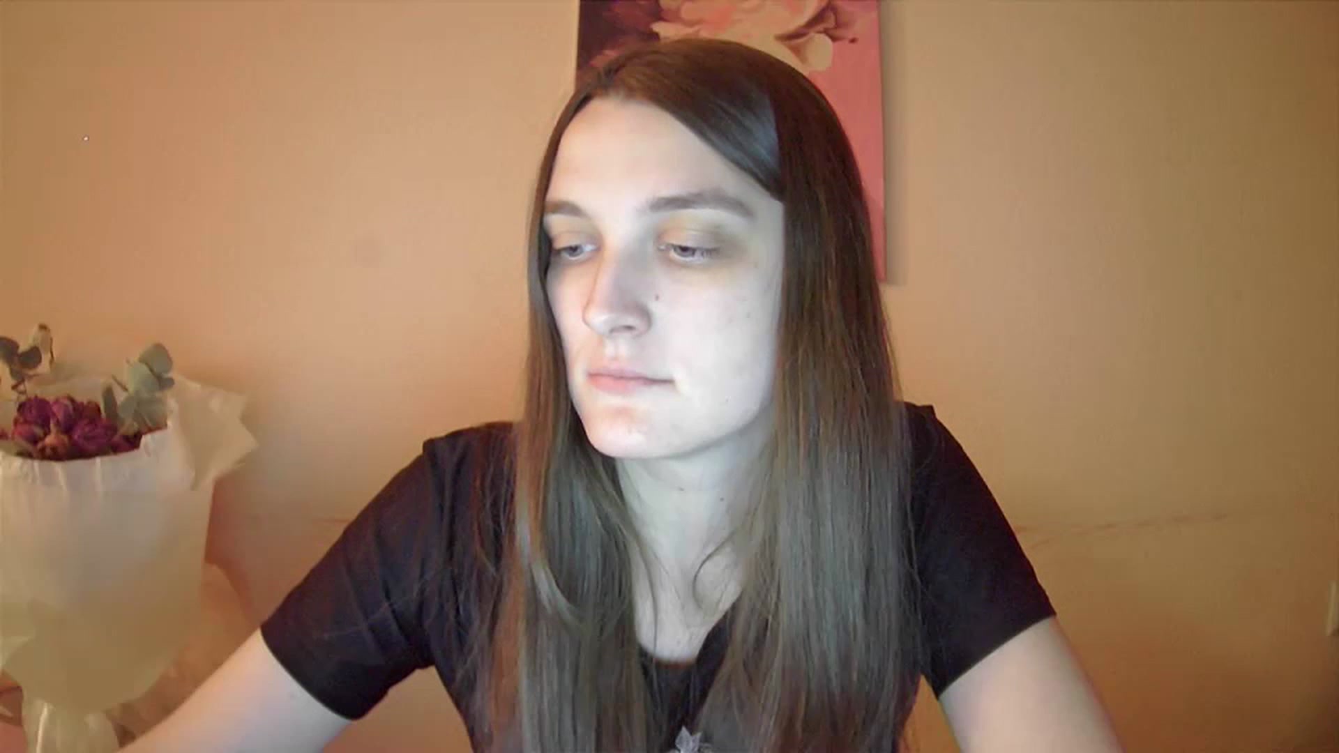 Gallery image thumbnail from Vl_Roze's myfreecams stream on, 04/30/2023, 18:48 image 8 of 20