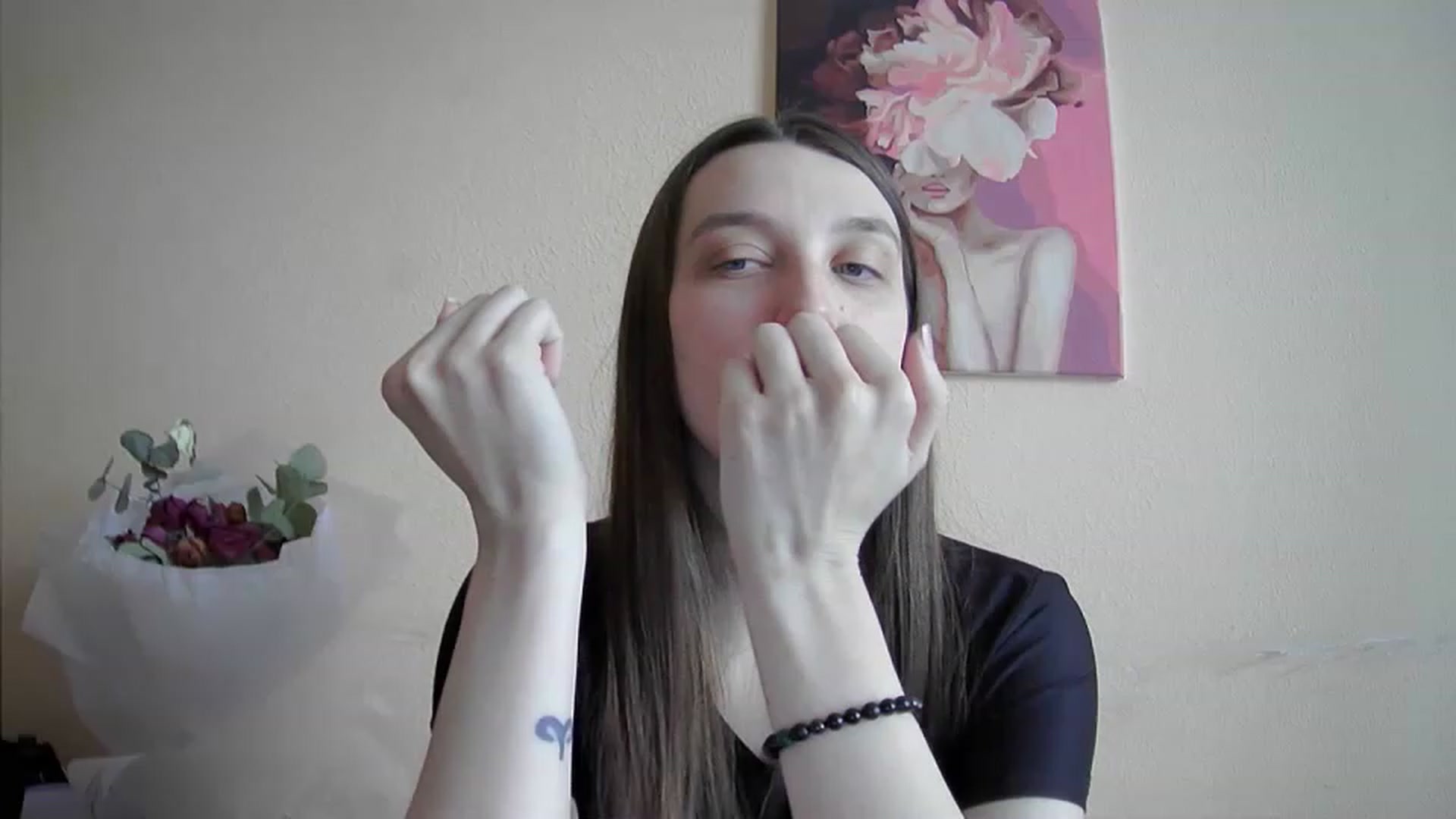 Gallery image thumbnail from Vl_Roze's myfreecams stream on, 05/07/2023, 10:21 image 16 of 20