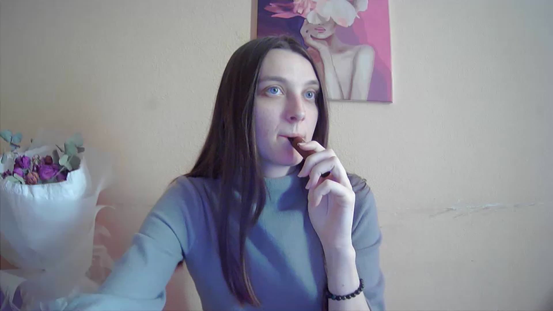 Gallery image thumbnail from Vl_Roze's myfreecams stream on, 05/29/2023, 16:52 image 12 of 20