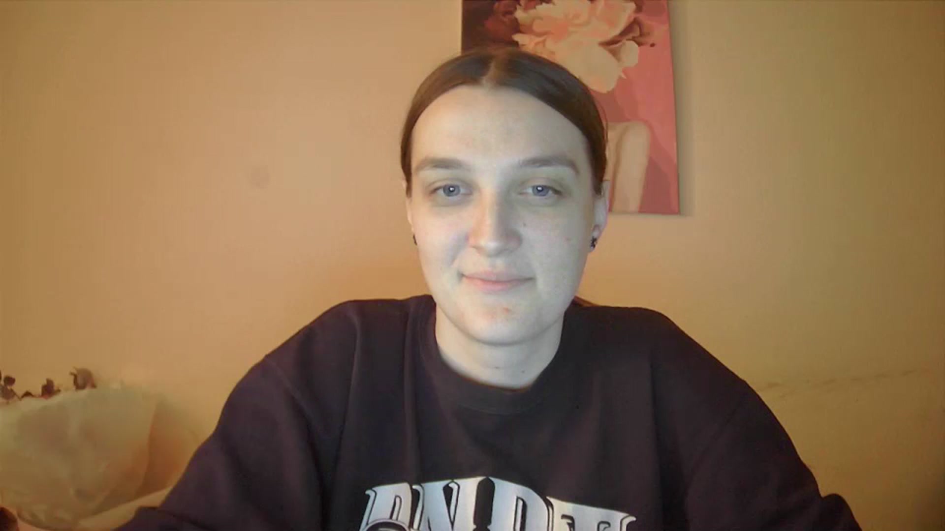 Gallery image thumbnail from Vl_Roze's myfreecams stream on, 10/10/2023, 18:01 image 9 of 20