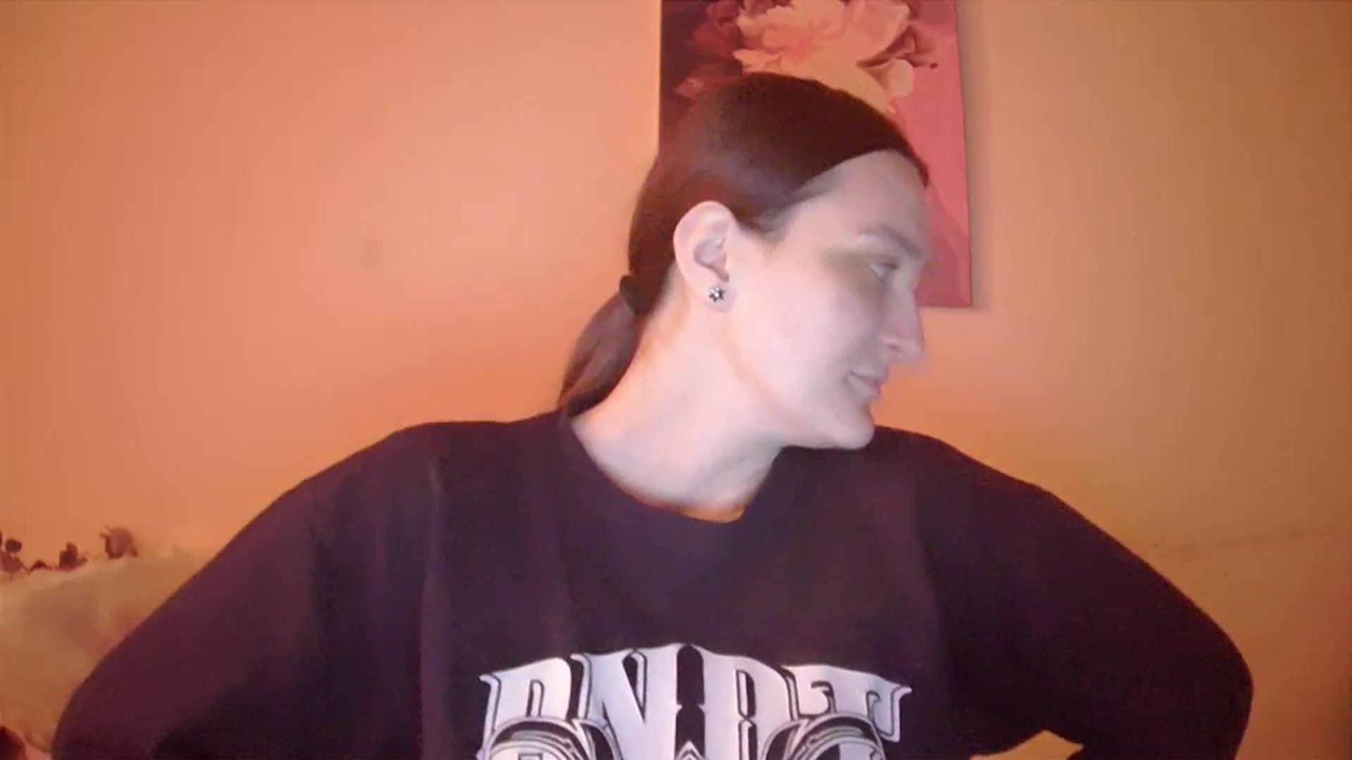 Gallery image thumbnail from Vl_Roze's myfreecams stream on, 10/10/2023, 18:01 image 13 of 20