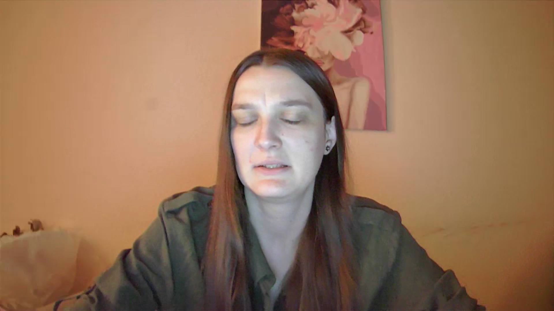 Gallery image thumbnail from Vl_Roze's myfreecams stream on, 10/24/2023, 18:13 image 14 of 20