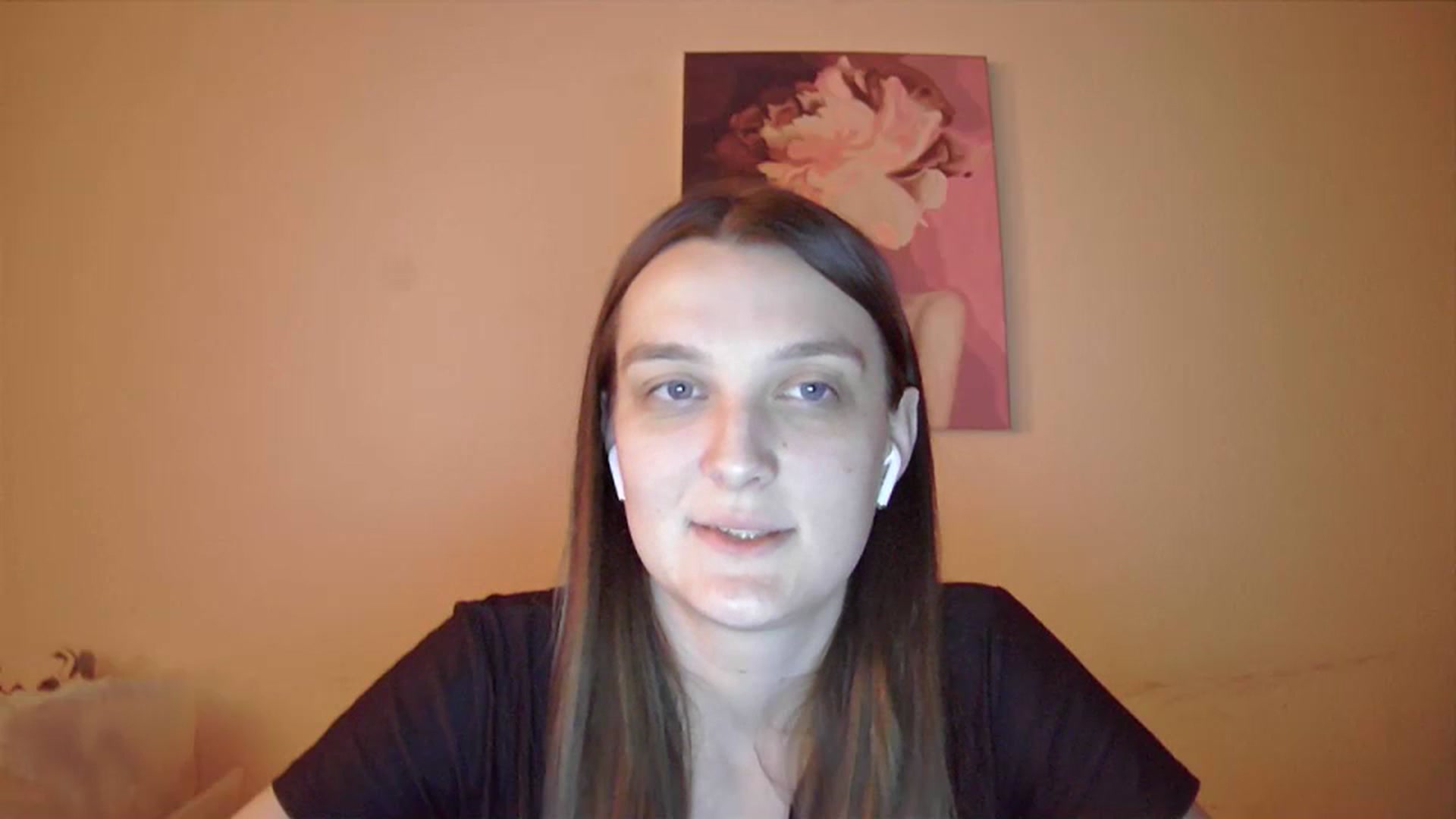 Gallery image thumbnail from Vl_Roze's myfreecams stream on, 12/19/2023, 20:03 image 13 of 20