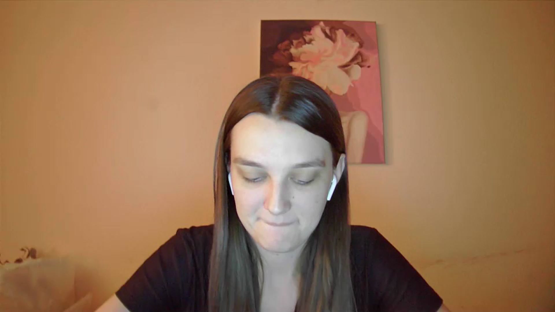Gallery image thumbnail from Vl_Roze's myfreecams stream on, 12/19/2023, 20:03 image 8 of 20