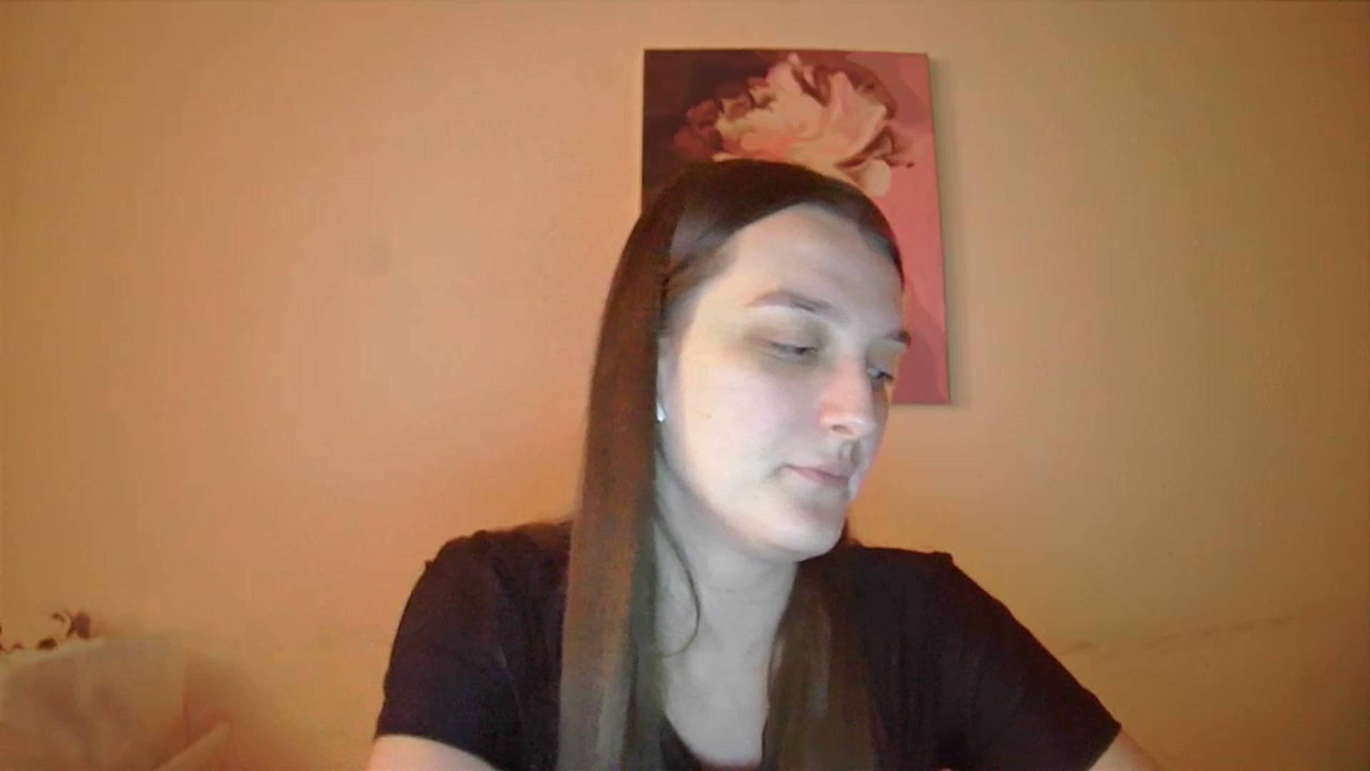 Gallery image thumbnail from Vl_Roze's myfreecams stream on, 12/19/2023, 20:03 image 2 of 20