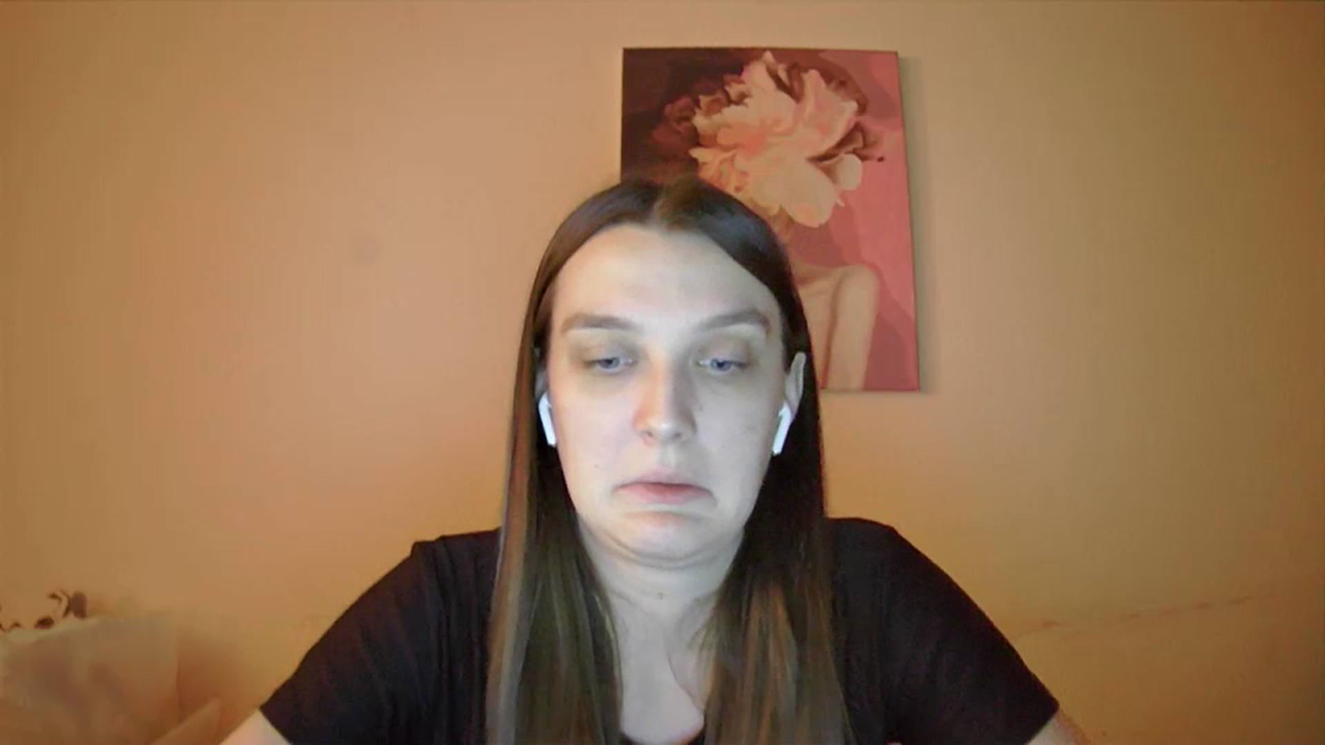 Gallery image thumbnail from Vl_Roze's myfreecams stream on, 12/19/2023, 20:03 image 14 of 20