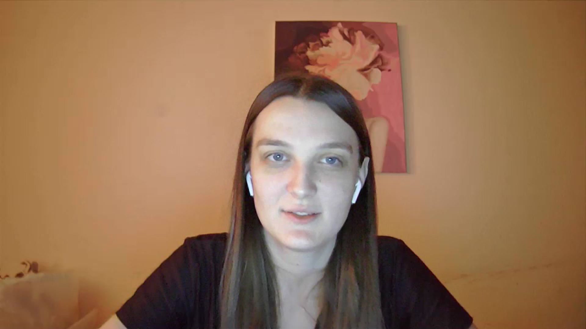 Gallery image thumbnail from Vl_Roze's myfreecams stream on, 12/19/2023, 20:03 image 17 of 20