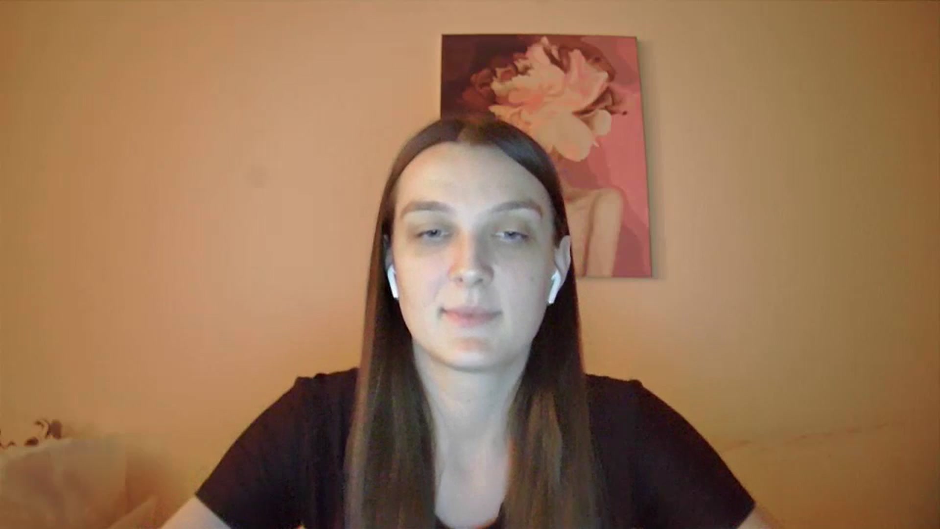 Gallery image thumbnail from Vl_Roze's myfreecams stream on, 12/19/2023, 20:03 image 6 of 20