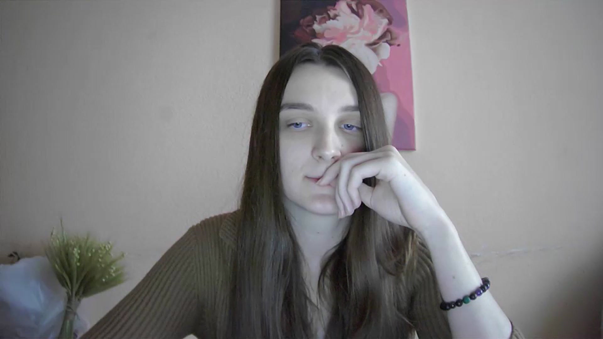 Gallery image thumbnail from Vl_Roze's myfreecams stream on, 12/24/2023, 12:56 image 19 of 20
