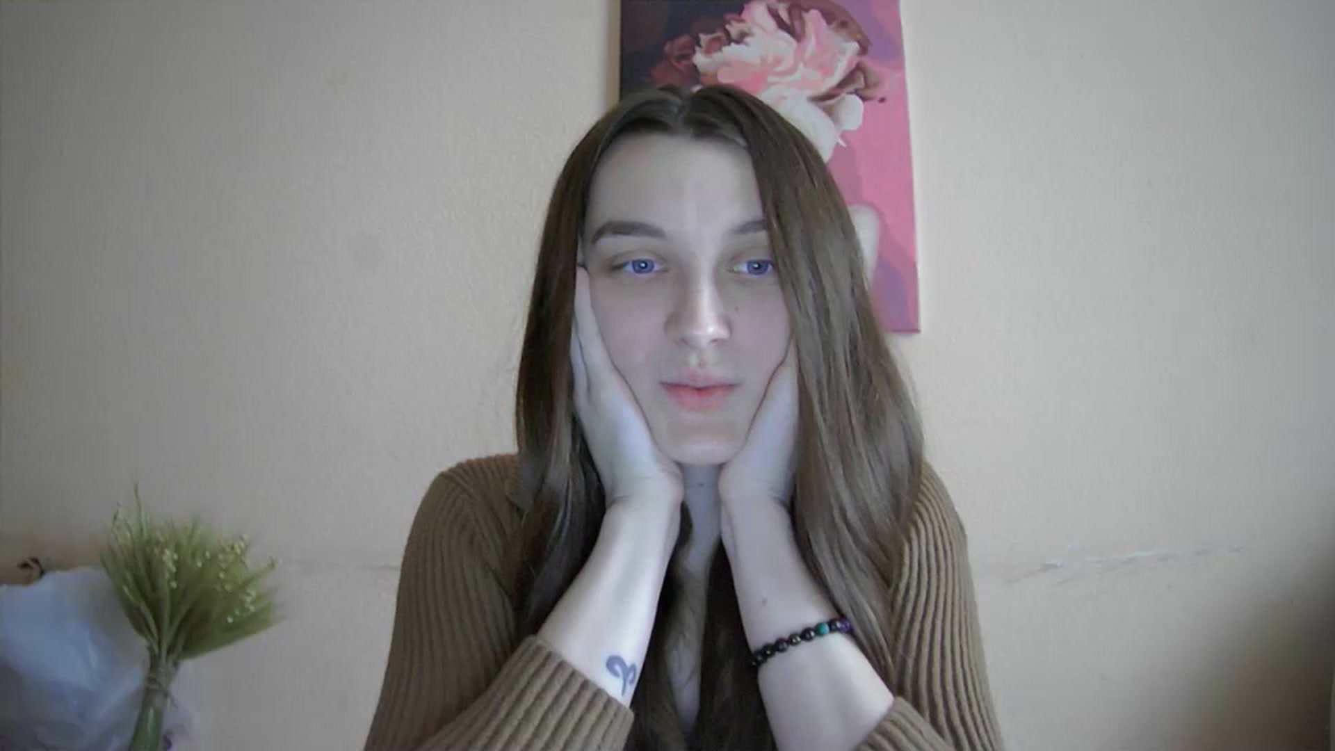 Gallery image thumbnail from Vl_Roze's myfreecams stream on, 12/24/2023, 12:56 image 9 of 20