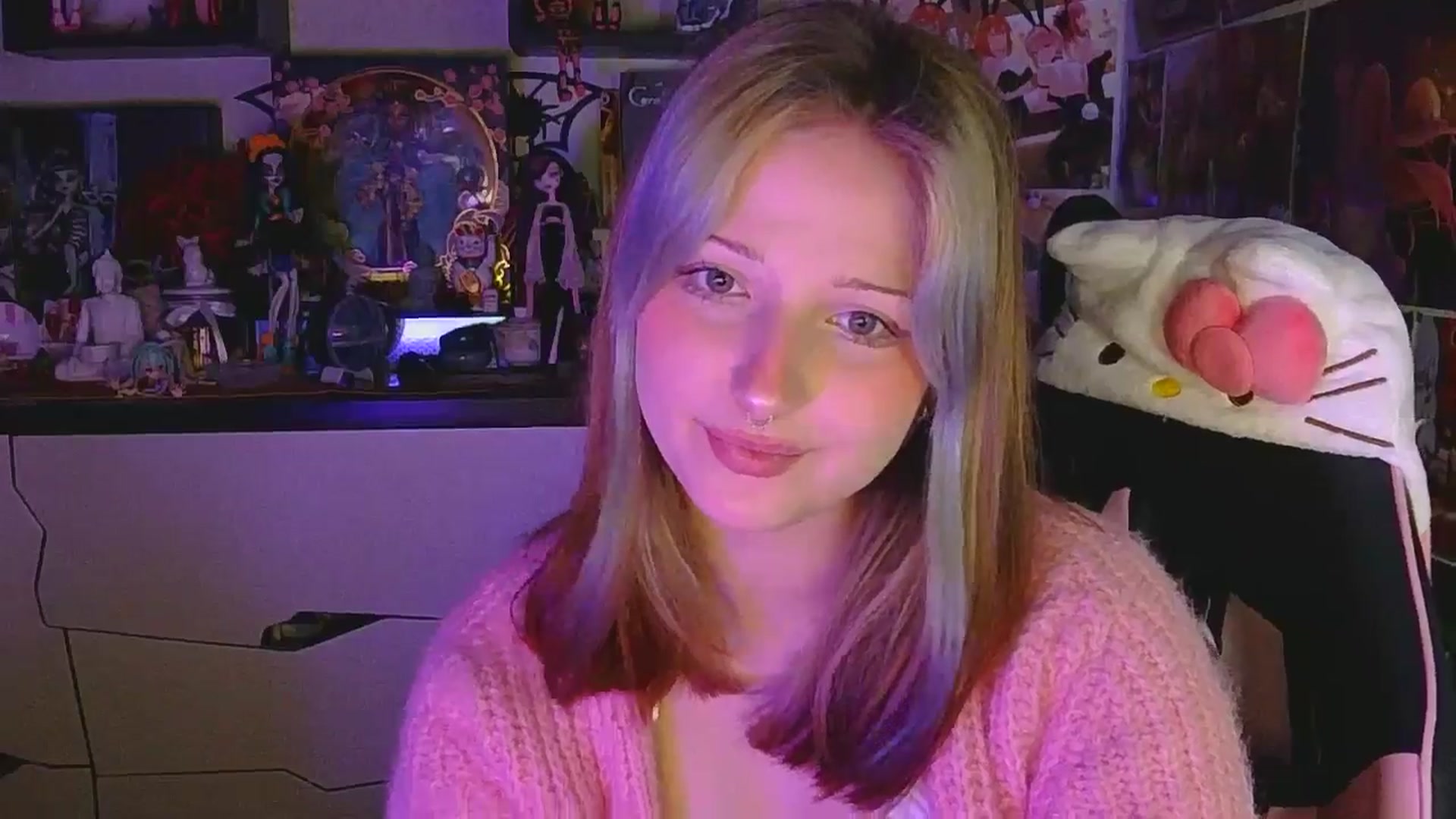 Gallery image thumbnail from VladaMoon's myfreecams stream on, 04/19/2026, 21:26 image 19 of 20