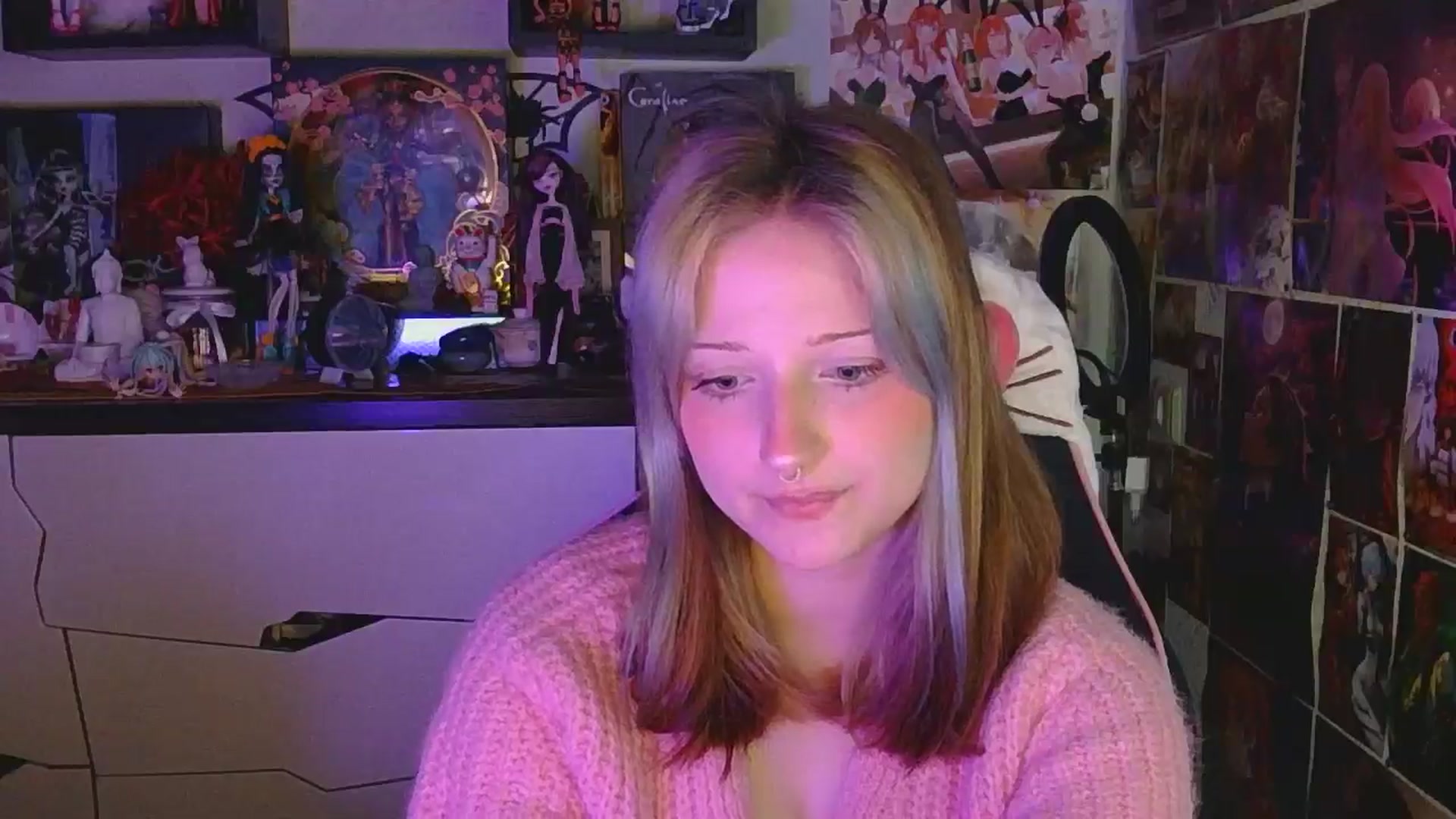 Gallery image thumbnail from VladaMoon's myfreecams stream on, 04/19/2026, 21:26 image 3 of 20