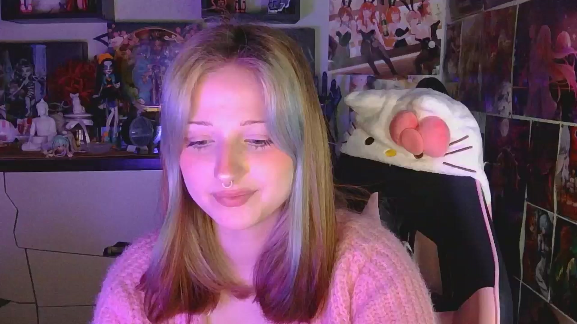 Gallery image thumbnail from VladaMoon's myfreecams stream on, 04/19/2026, 21:26 image 16 of 20