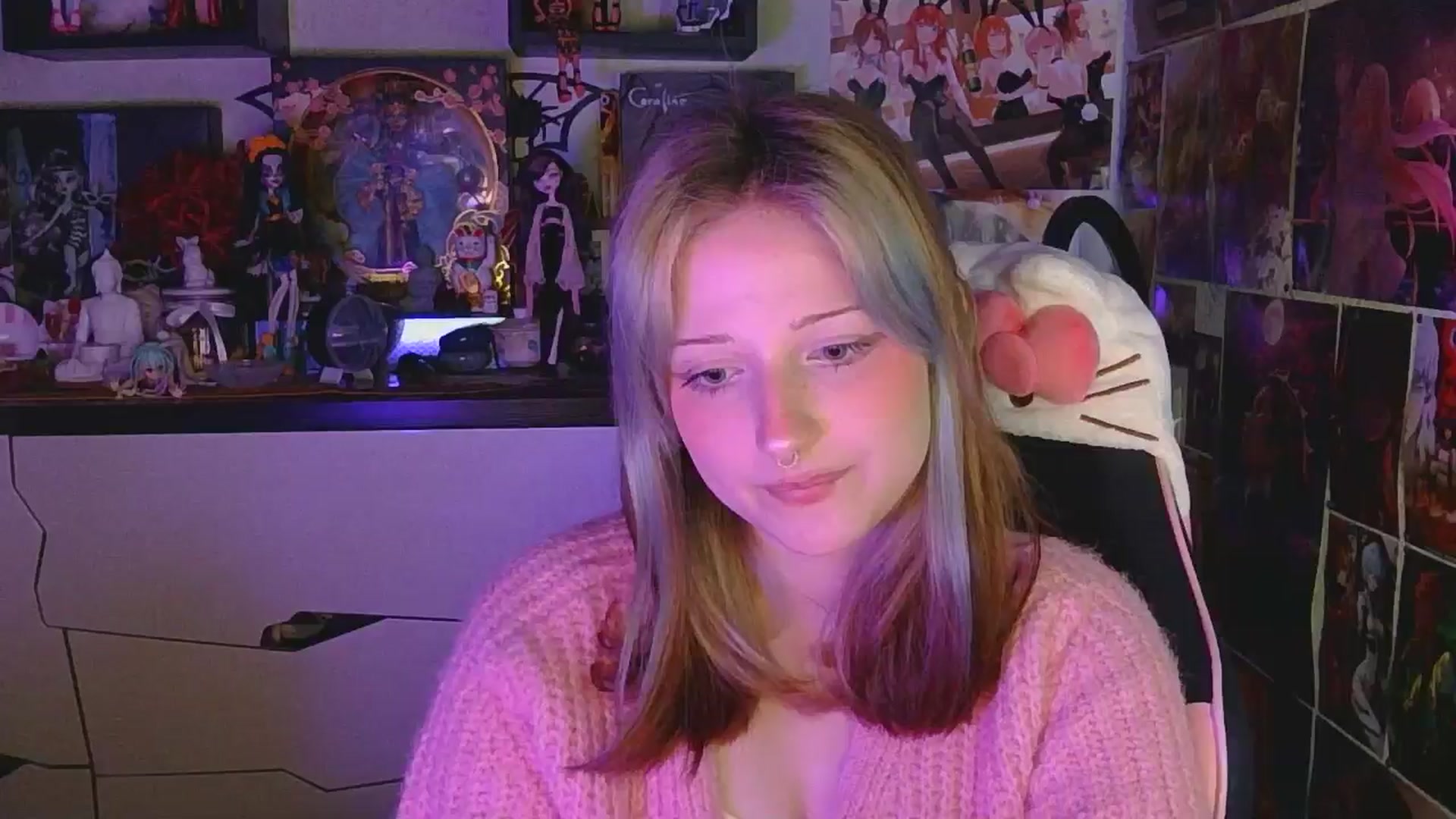 Gallery image thumbnail from VladaMoon's myfreecams stream on, 04/19/2026, 21:26 image 11 of 20
