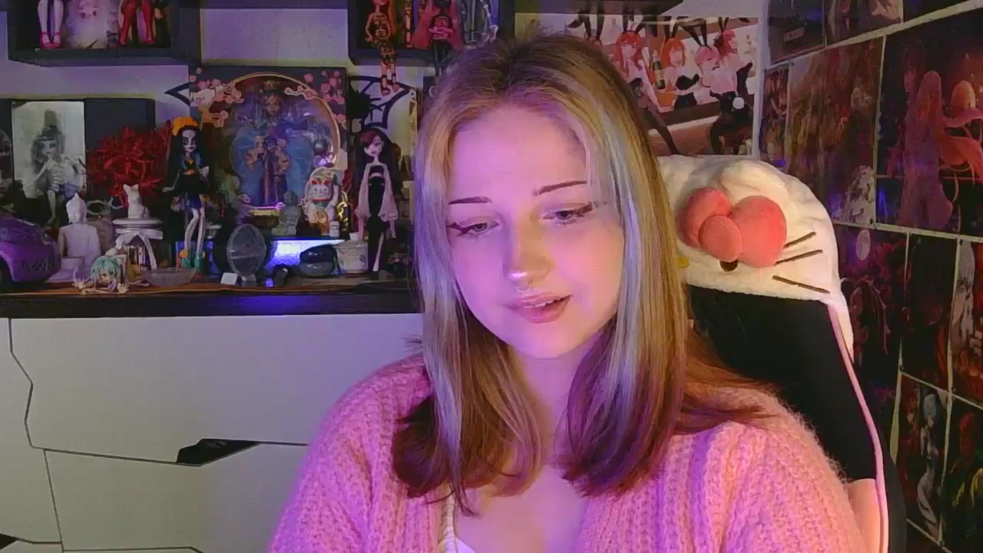 Gallery image thumbnail from VladaMoon's myfreecams stream on, 04/20/2026, 14:20 image 7 of 20