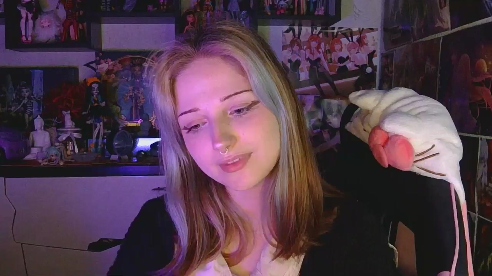 Gallery image thumbnail from VladaMoon's myfreecams stream on, 04/20/2026, 23:04 image 6 of 20