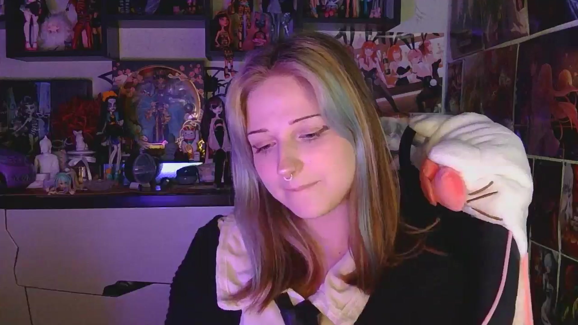 Gallery image thumbnail from VladaMoon's myfreecams stream on, 04/20/2026, 23:04 image 10 of 20
