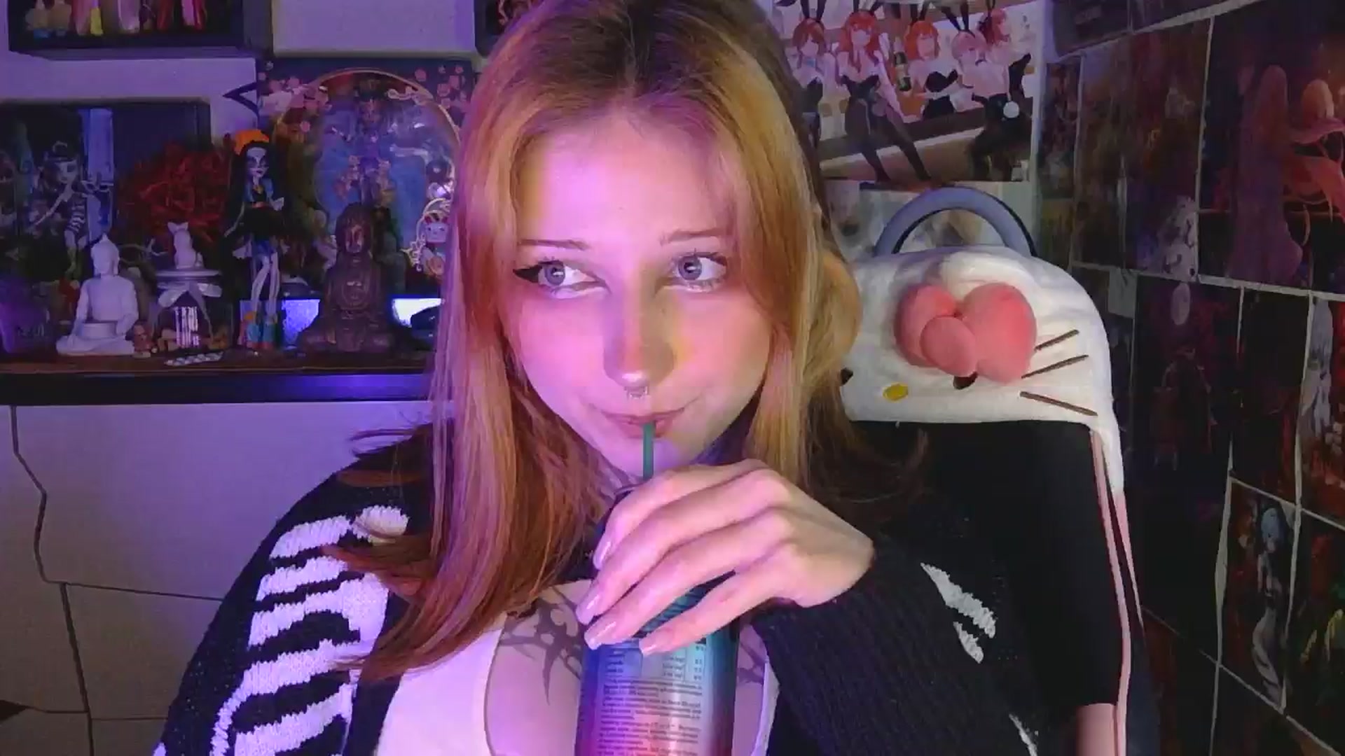 Gallery image thumbnail from VladaMoon's myfreecams stream on, 05/04/2026, 20:29 image 10 of 20
