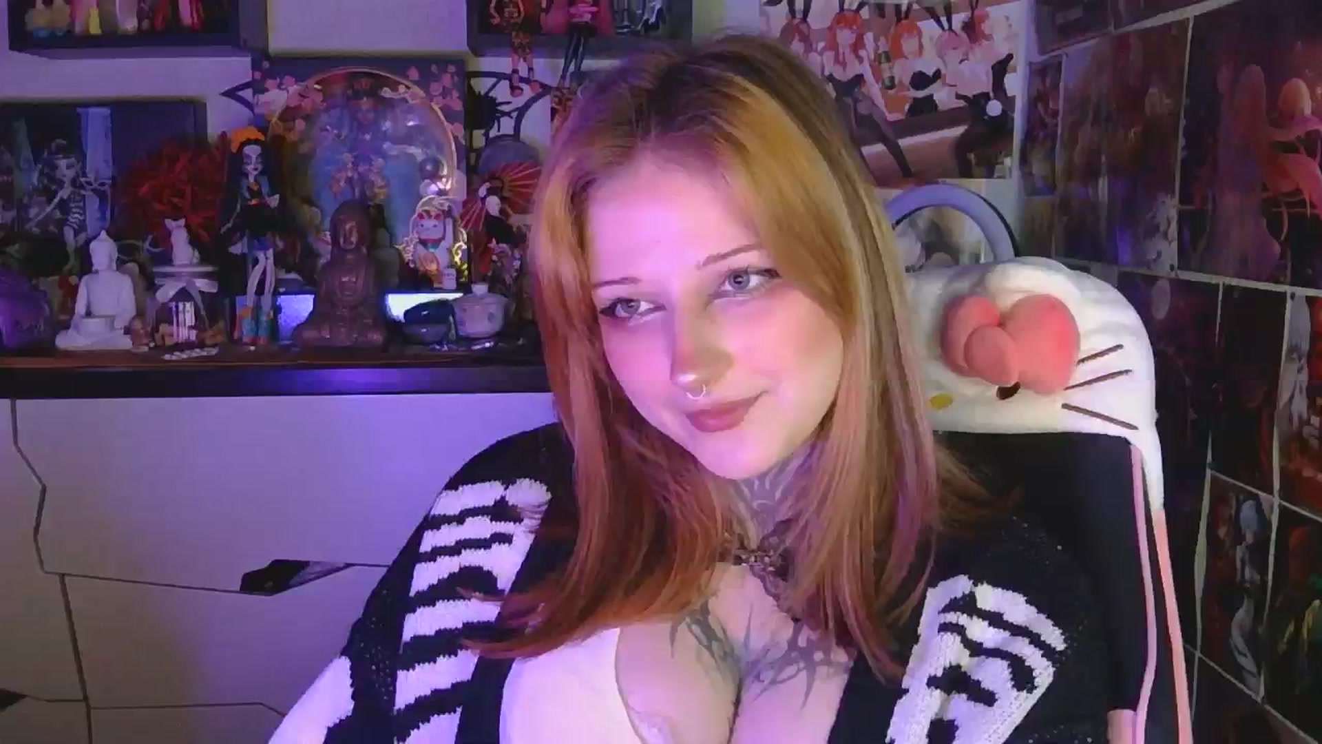 Gallery image thumbnail from VladaMoon's myfreecams stream on, 05/04/2026, 20:29 image 12 of 20