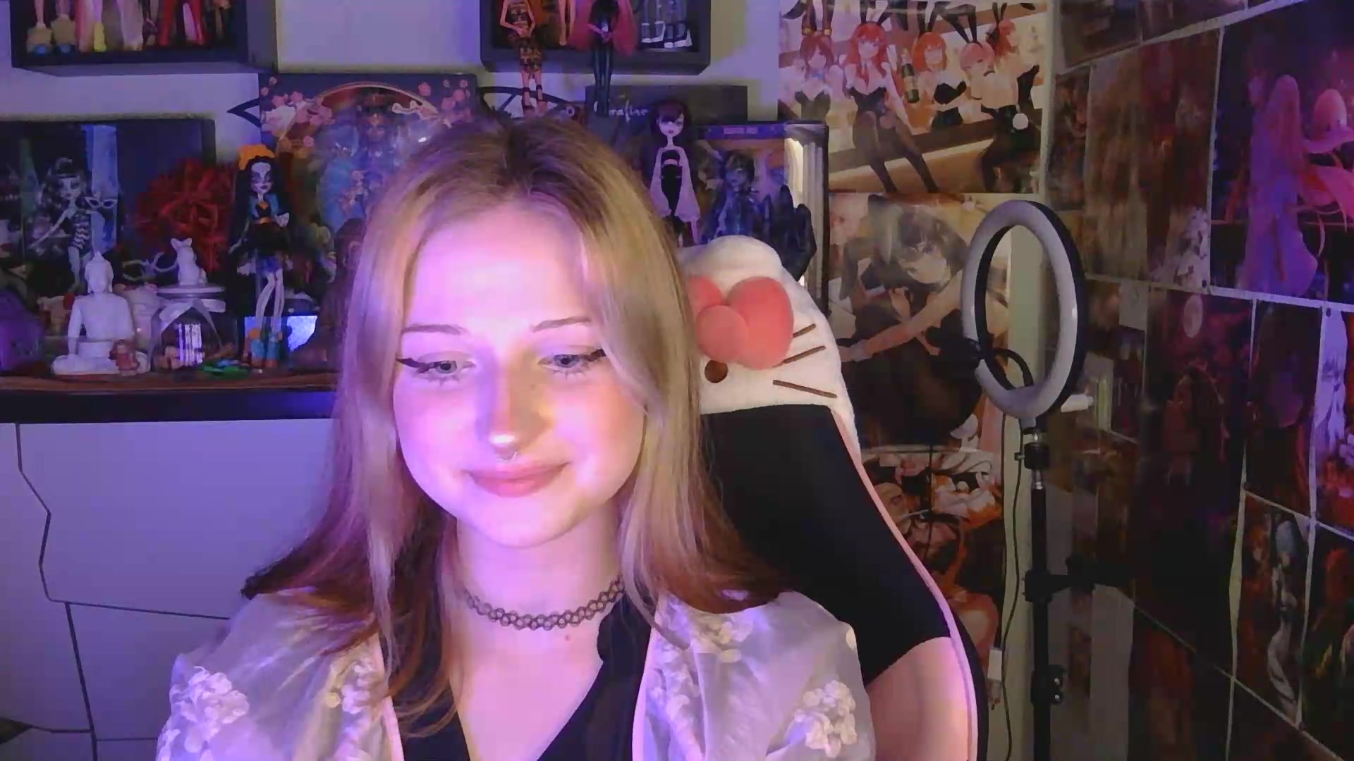 Gallery image thumbnail from VladaMoon's myfreecams stream on, 05/14/2026, 22:45 image 19 of 20