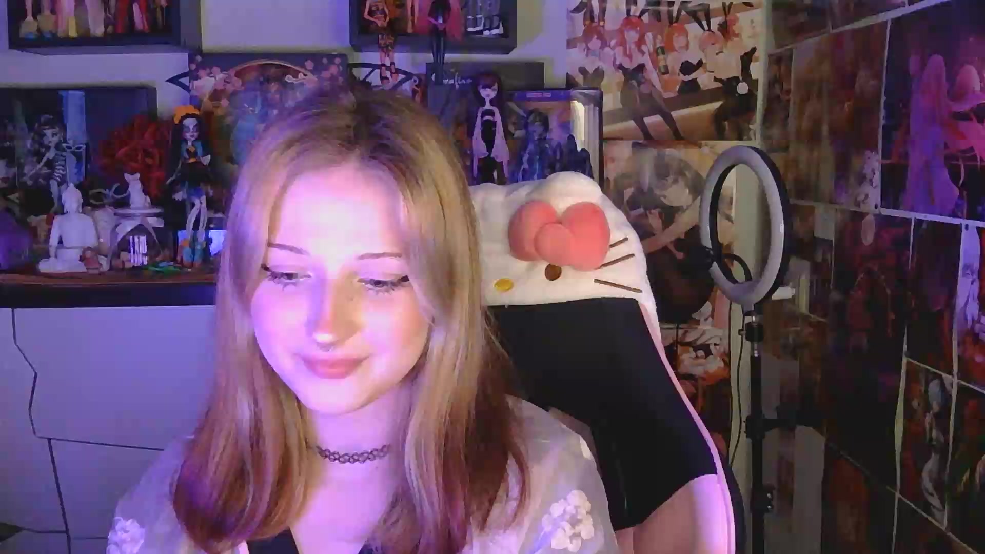 Gallery image thumbnail from VladaMoon's myfreecams stream on, 05/14/2026, 22:45 image 16 of 20