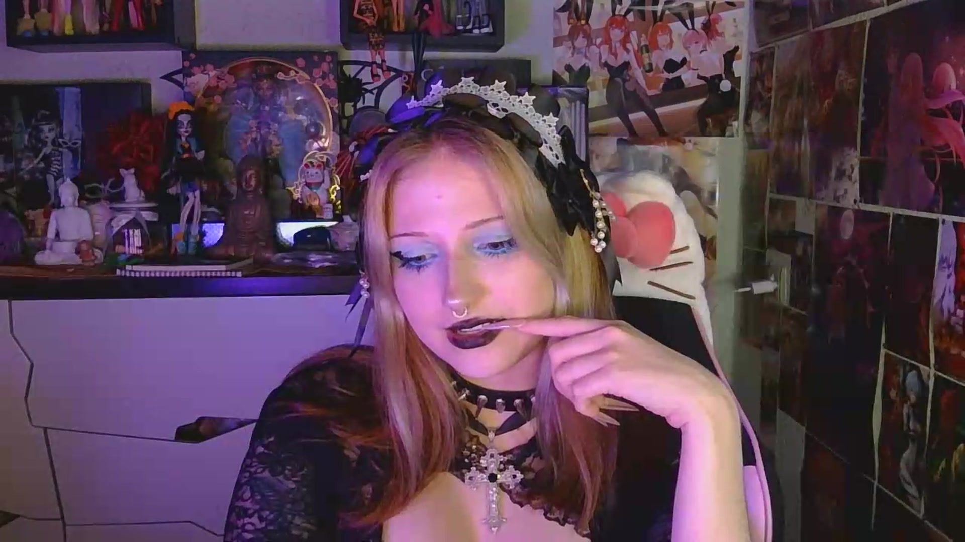 Gallery image thumbnail from VladaMoon's myfreecams stream on, 05/20/2026, 21:49 image 4 of 20