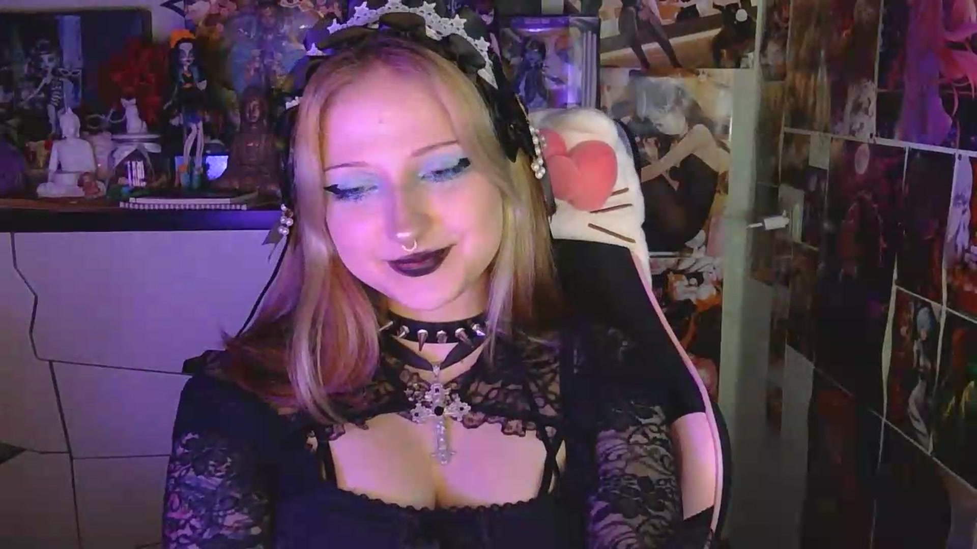 Gallery image thumbnail from VladaMoon's myfreecams stream on, 05/20/2026, 21:49 image 16 of 20