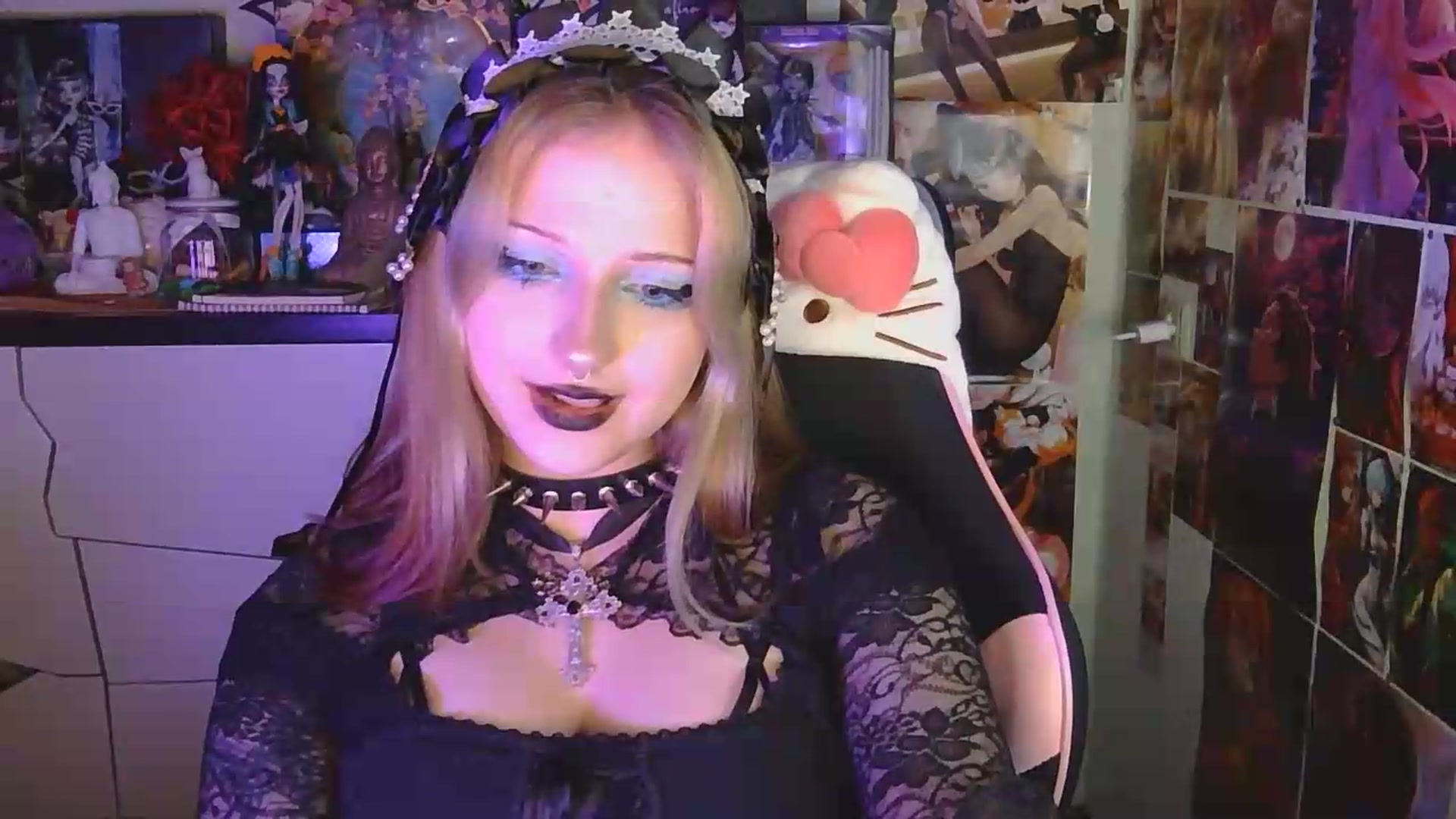 Gallery image thumbnail from VladaMoon's myfreecams stream on, 05/20/2026, 21:49 image 18 of 20