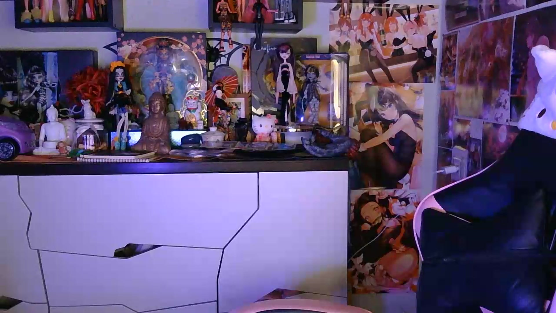 Gallery image thumbnail from VladaMoon's myfreecams stream on, 05/24/2026, 24:02 image 19 of 20