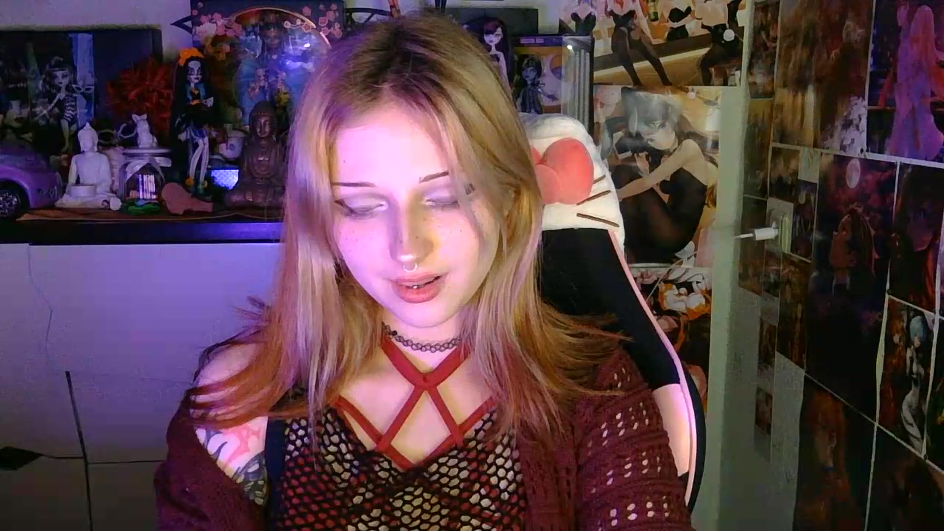 Gallery image thumbnail from VladaMoon's myfreecams stream on, 05/30/2026, 21:31 image 17 of 20