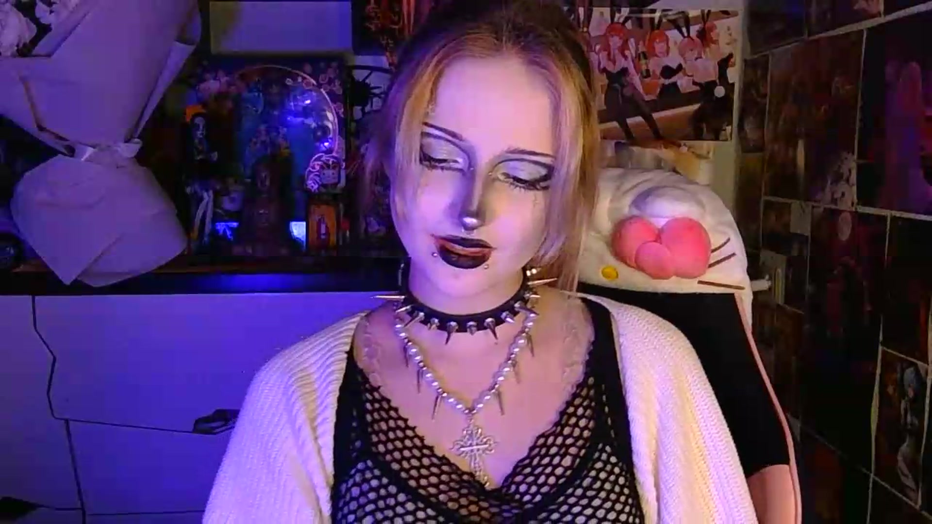 Gallery image thumbnail from VladaMoon's myfreecams stream on, 05/31/2026, 22:08 image 7 of 20