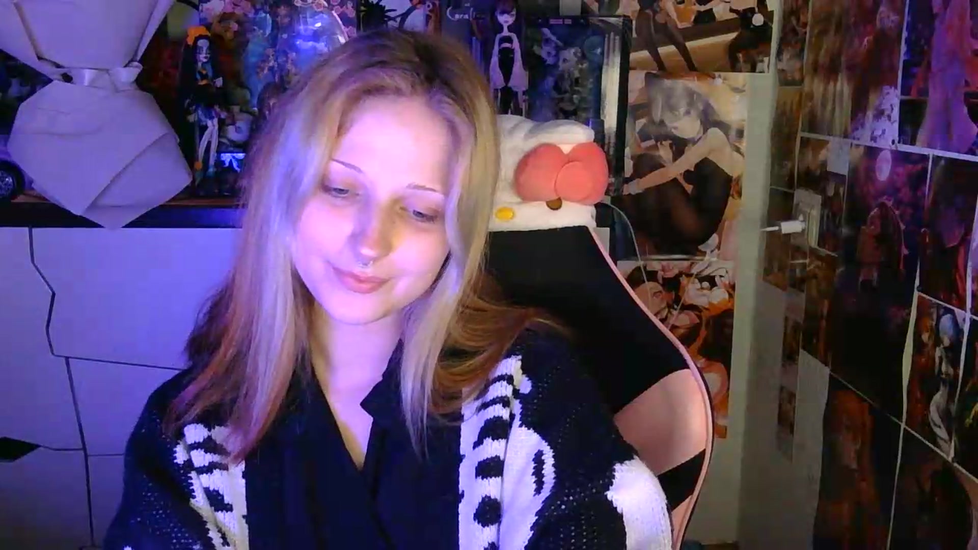 Gallery image thumbnail from VladaMoon's myfreecams stream on, 06/05/2026, 21:11 image 14 of 20