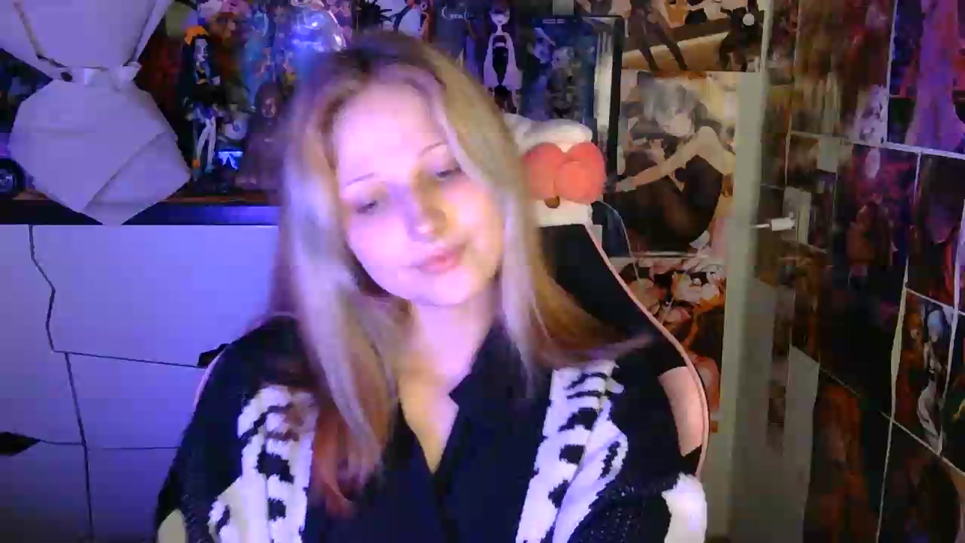 Gallery image thumbnail from VladaMoon's myfreecams stream on, 06/05/2026, 21:11 image 1 of 20