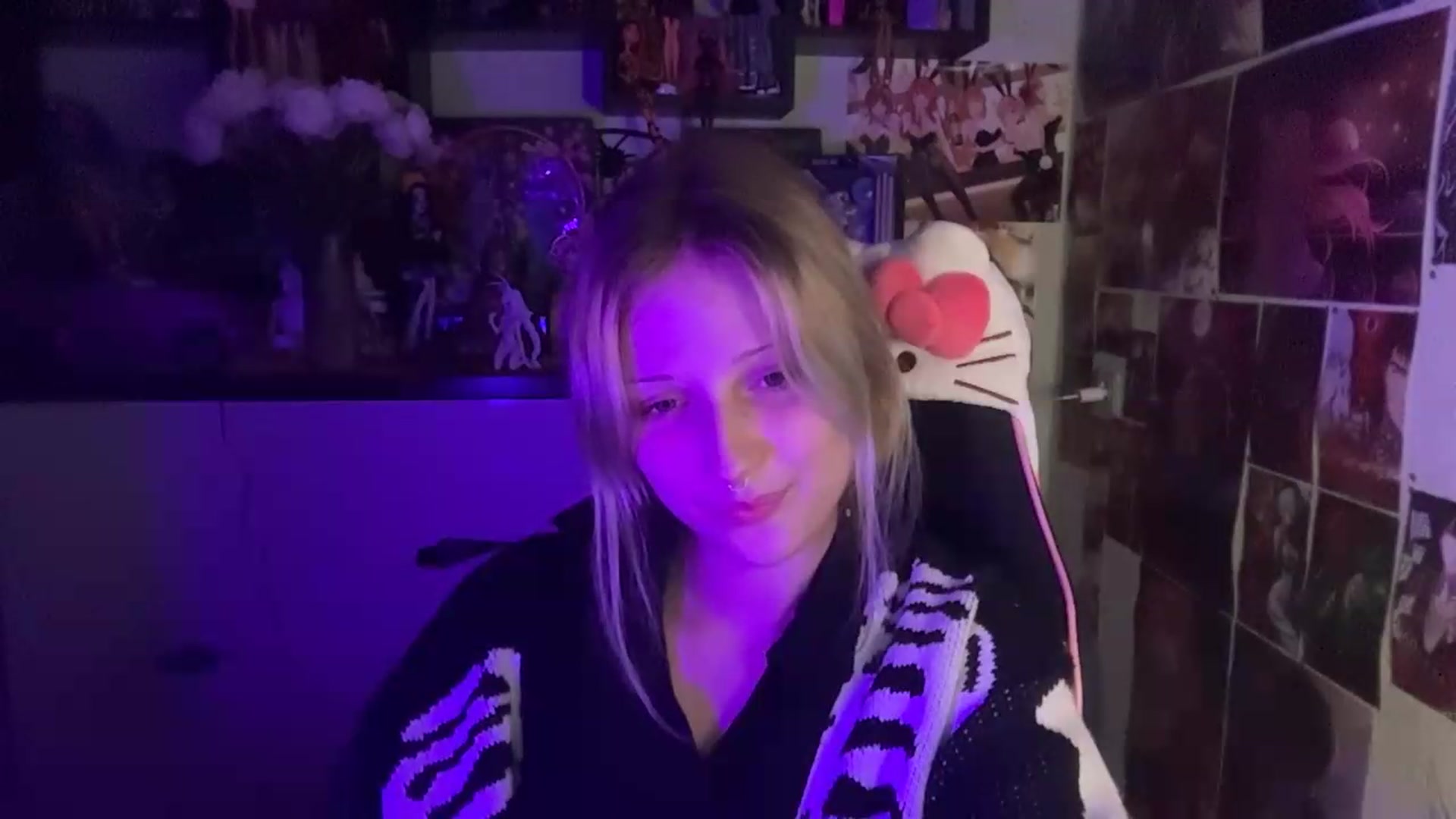 Gallery image thumbnail from VladaMoon's myfreecams stream on, 06/08/2026, 20:11 image 7 of 20