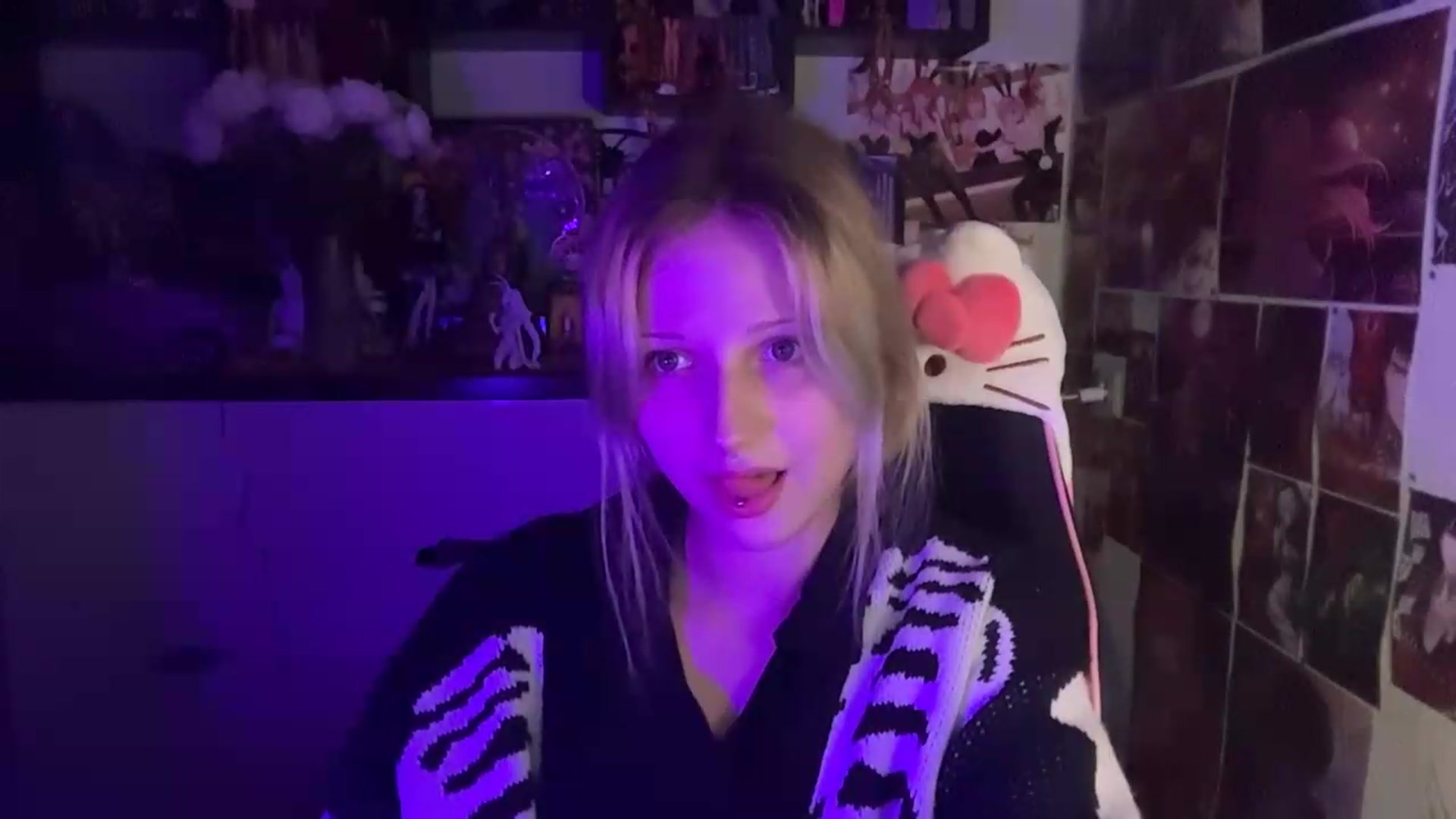 Gallery image thumbnail from VladaMoon's myfreecams stream on, 06/08/2026, 20:11 image 3 of 20