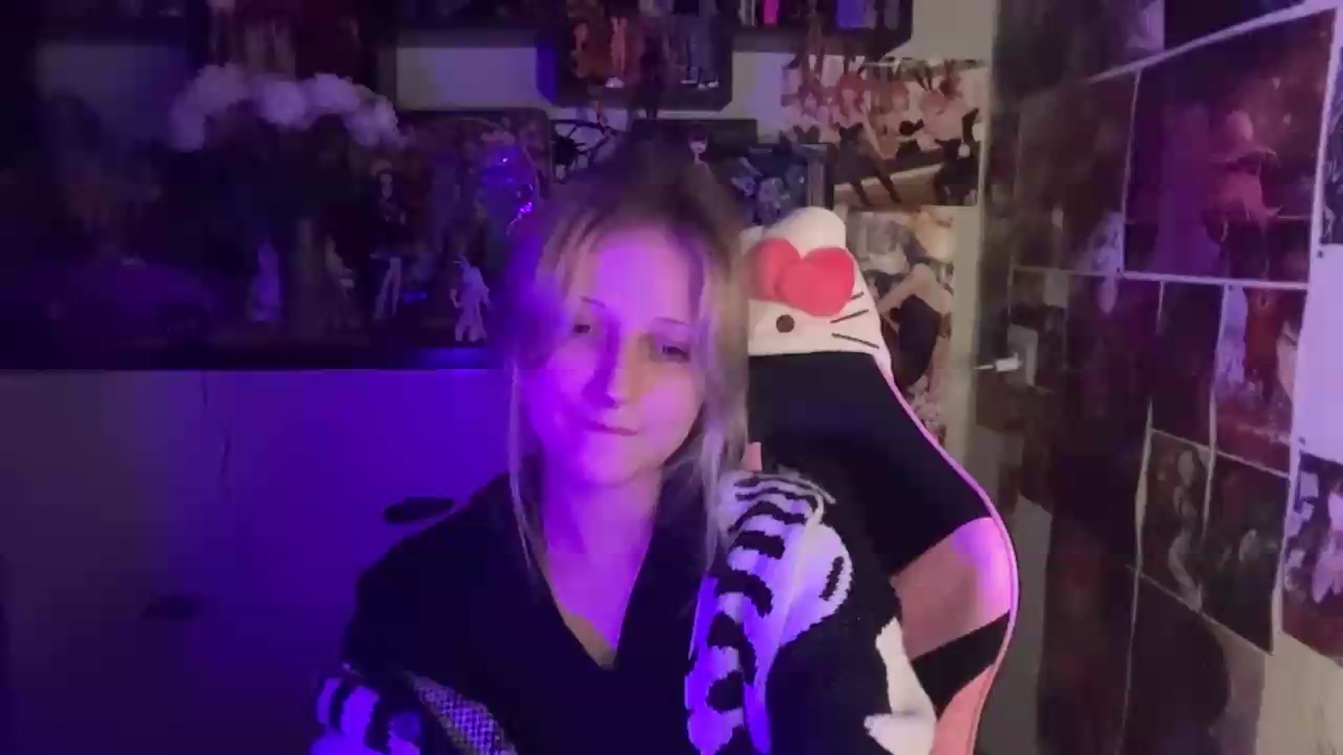 Gallery image thumbnail from VladaMoon's myfreecams stream on, 06/08/2026, 20:11 image 18 of 20