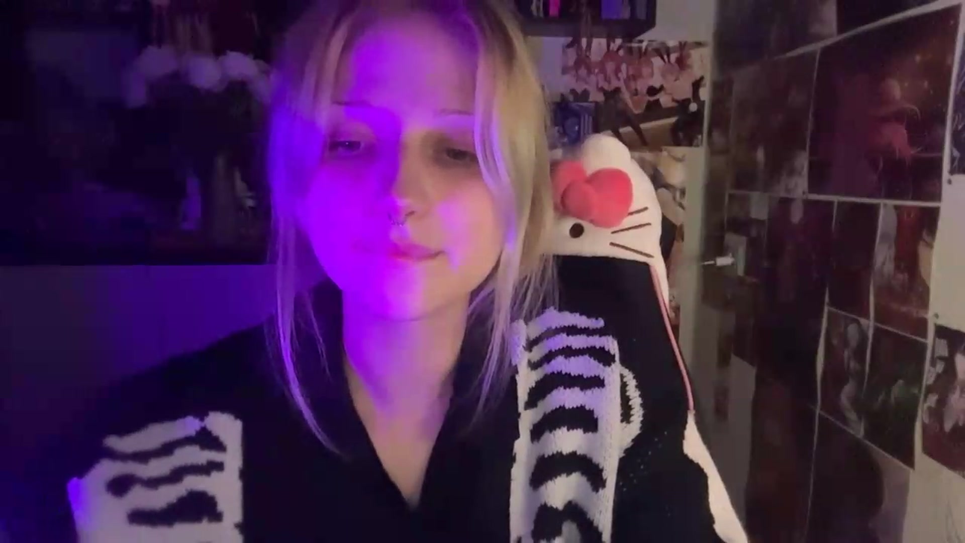Gallery image thumbnail from VladaMoon's myfreecams stream on, 06/08/2026, 20:11 image 8 of 20