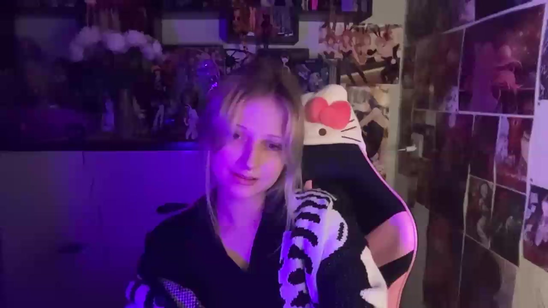 Gallery image thumbnail from VladaMoon's myfreecams stream on, 06/08/2026, 20:11 image 17 of 20