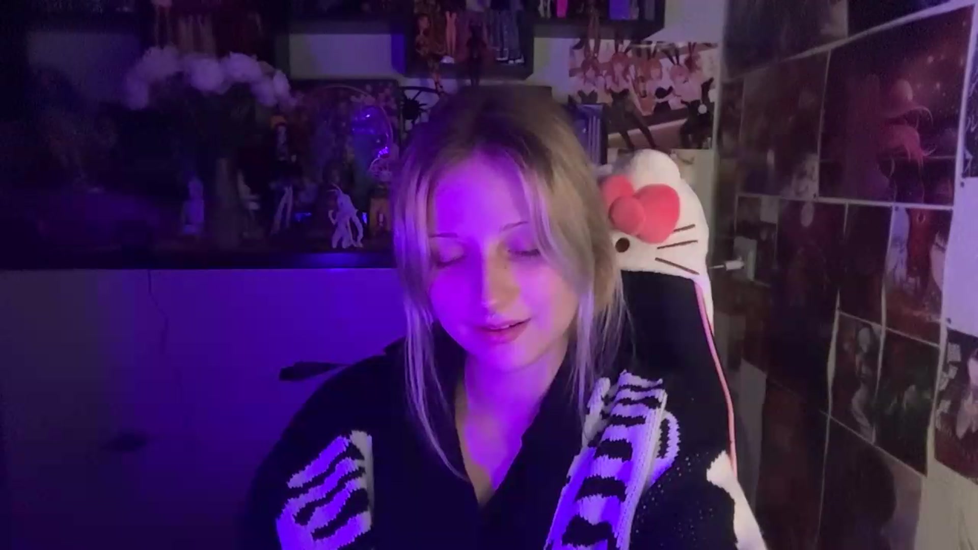 Gallery image thumbnail from VladaMoon's myfreecams stream on, 06/08/2026, 20:11 image 5 of 20
