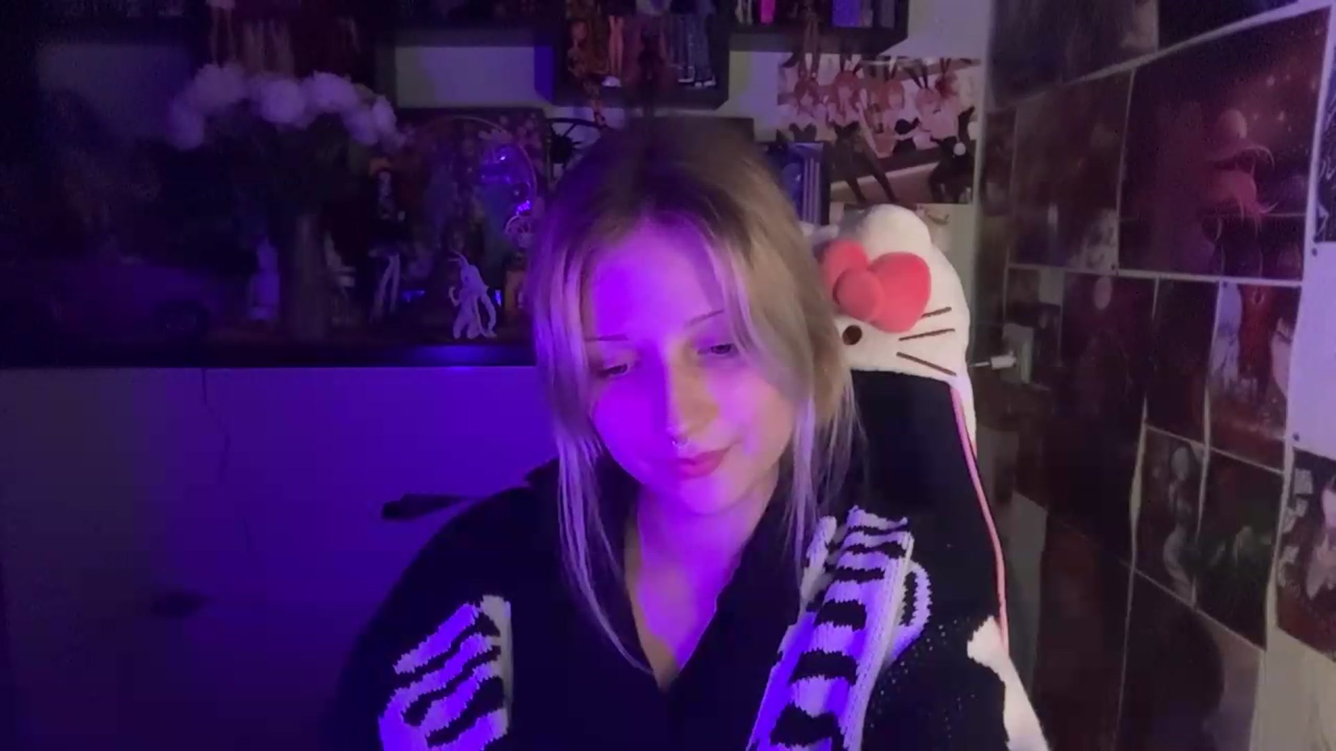Gallery image thumbnail from VladaMoon's myfreecams stream on, 06/08/2026, 20:11 image 6 of 20