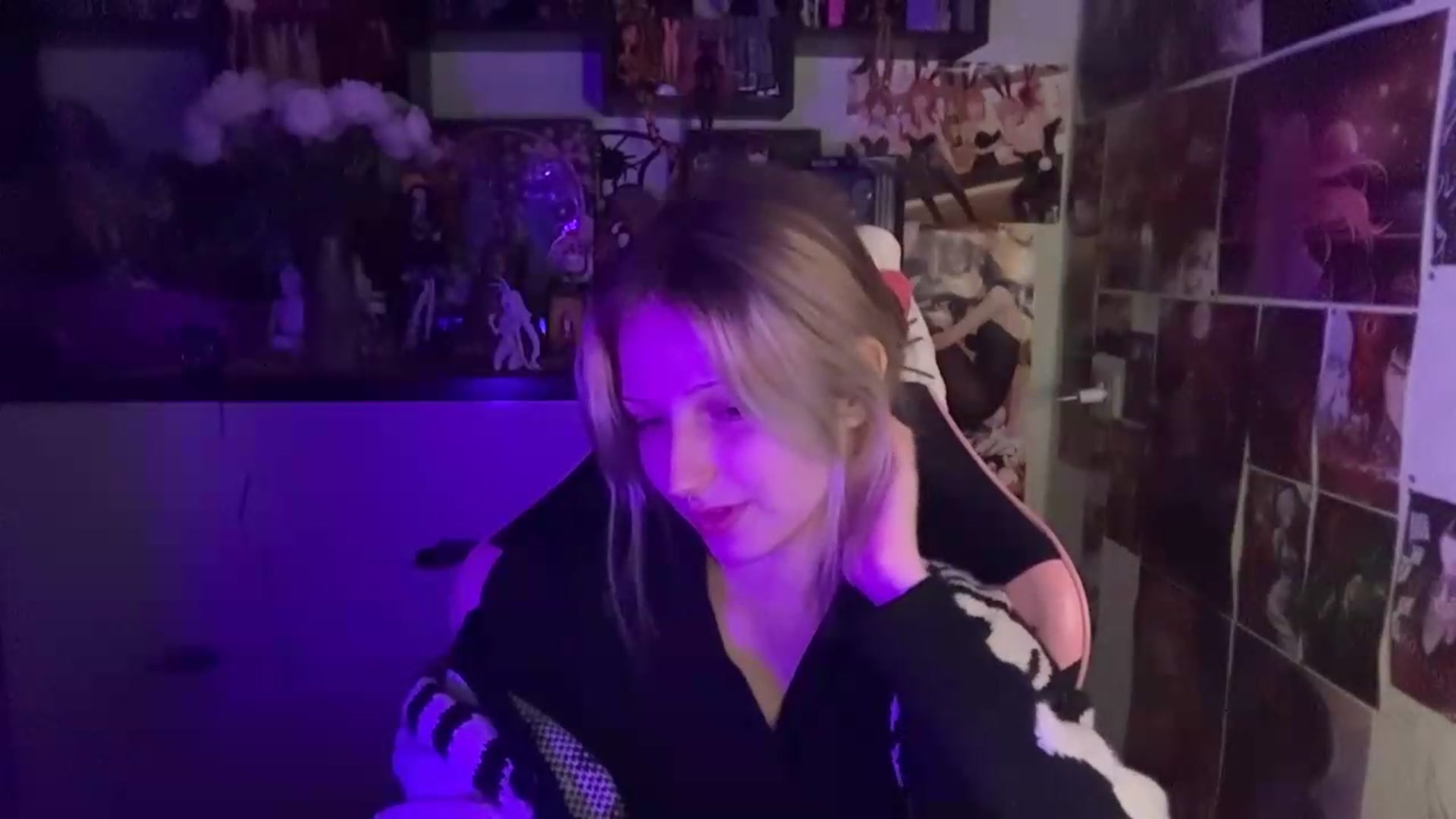 Gallery image thumbnail from VladaMoon's myfreecams stream on, 06/08/2026, 20:11 image 10 of 20