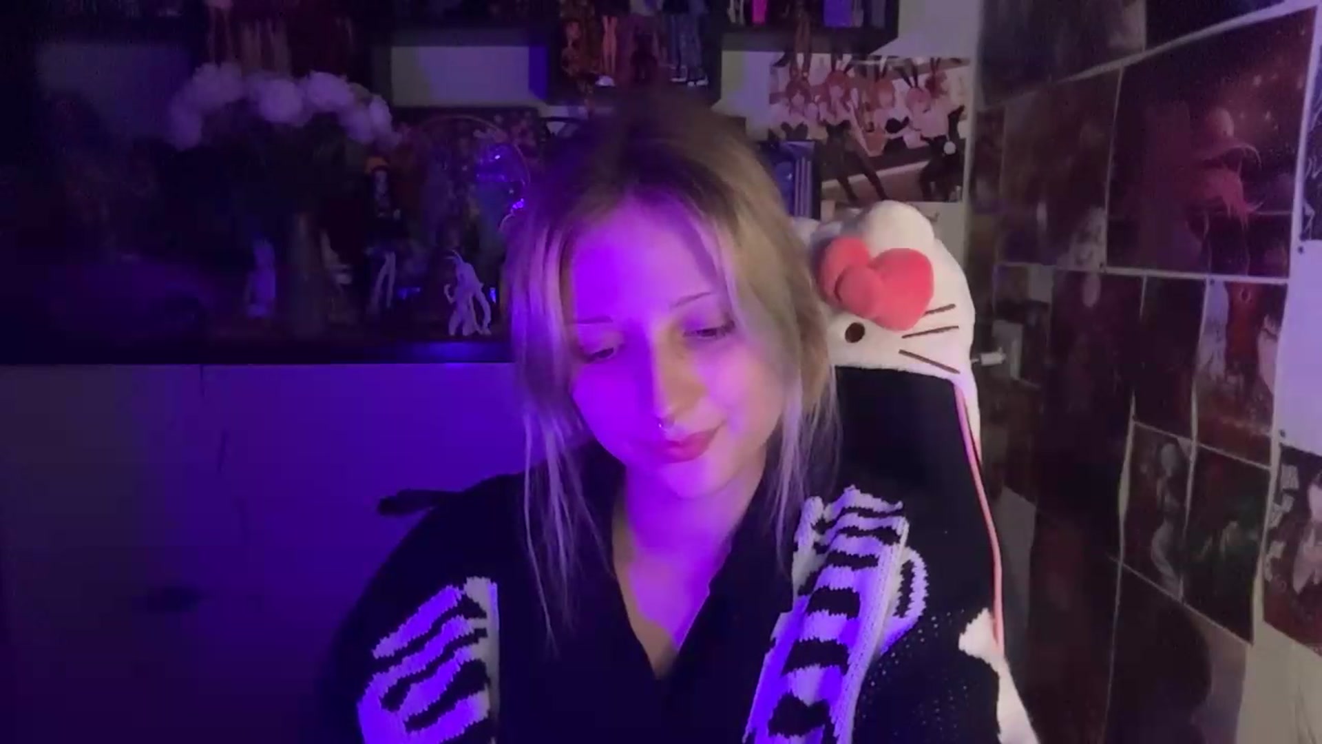 Gallery image thumbnail from VladaMoon's myfreecams stream on, 06/08/2026, 20:11 image 2 of 20