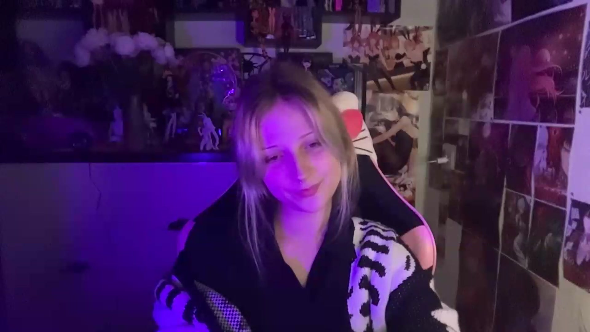 Gallery image thumbnail from VladaMoon's myfreecams stream on, 06/08/2026, 20:11 image 11 of 20