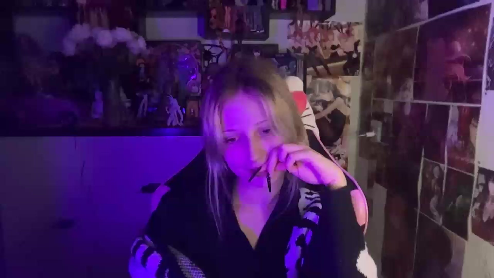 Gallery image thumbnail from VladaMoon's myfreecams stream on, 06/08/2026, 20:11 image 16 of 20